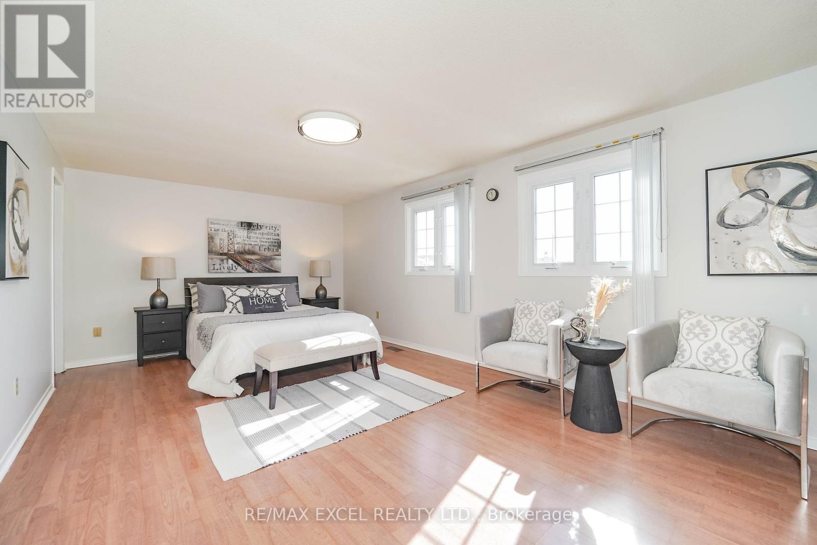 












36 LAGUNA CRESCENT

,
Markham (Middlefield),




Ontario
L3S3G6

