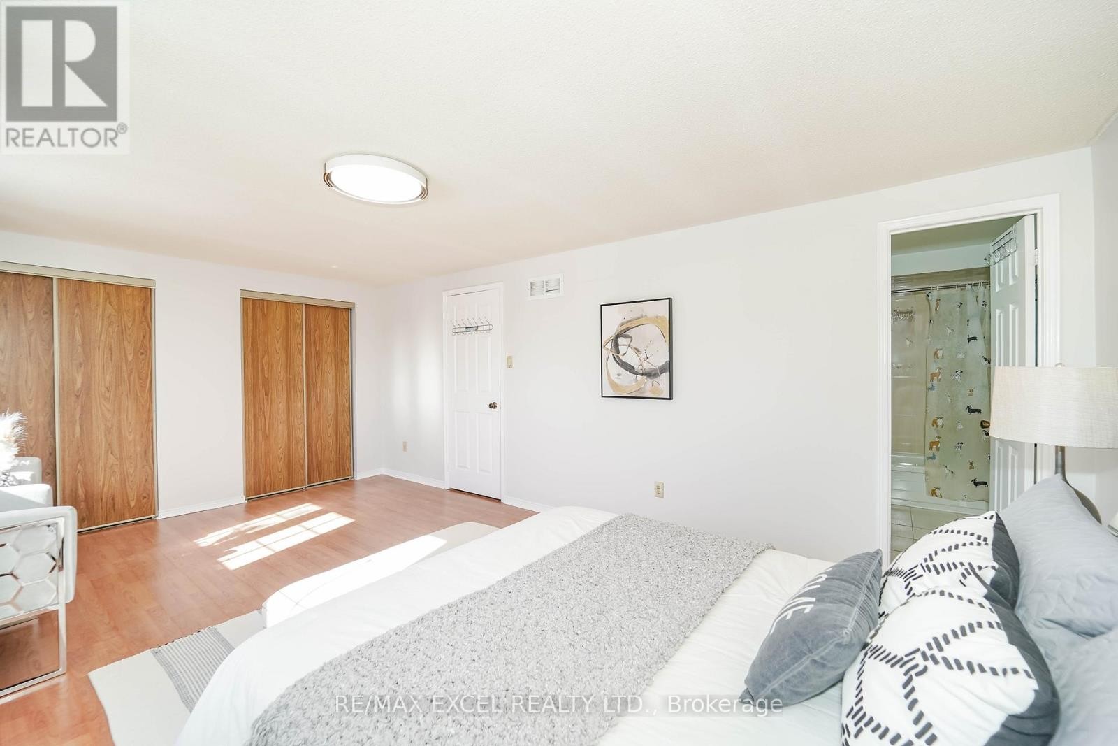 












36 LAGUNA CRESCENT

,
Markham (Middlefield),




Ontario
L3S3G6

