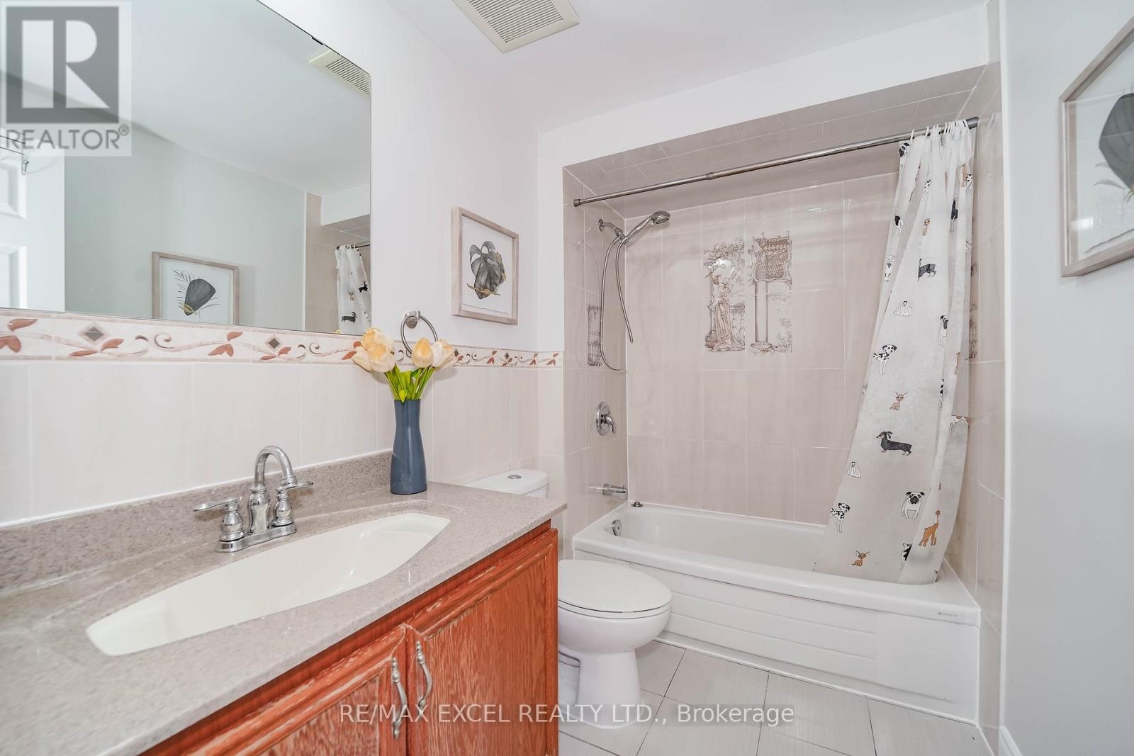 












36 LAGUNA CRESCENT

,
Markham (Middlefield),




Ontario
L3S3G6

