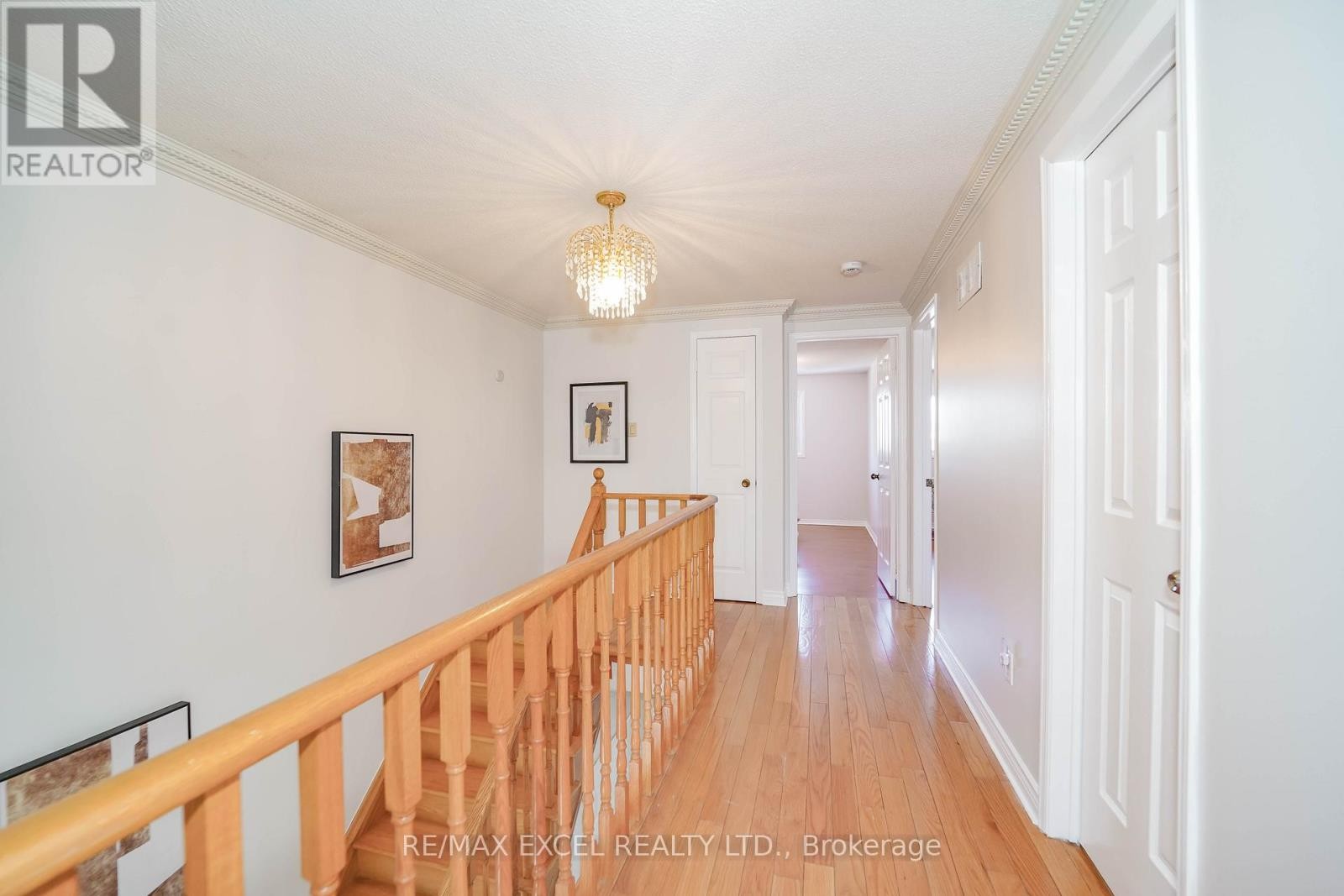 












36 LAGUNA CRESCENT

,
Markham (Middlefield),




Ontario
L3S3G6

