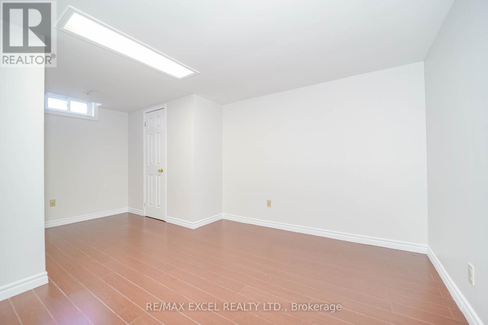 












36 LAGUNA CRESCENT

,
Markham (Middlefield),




Ontario
L3S3G6

