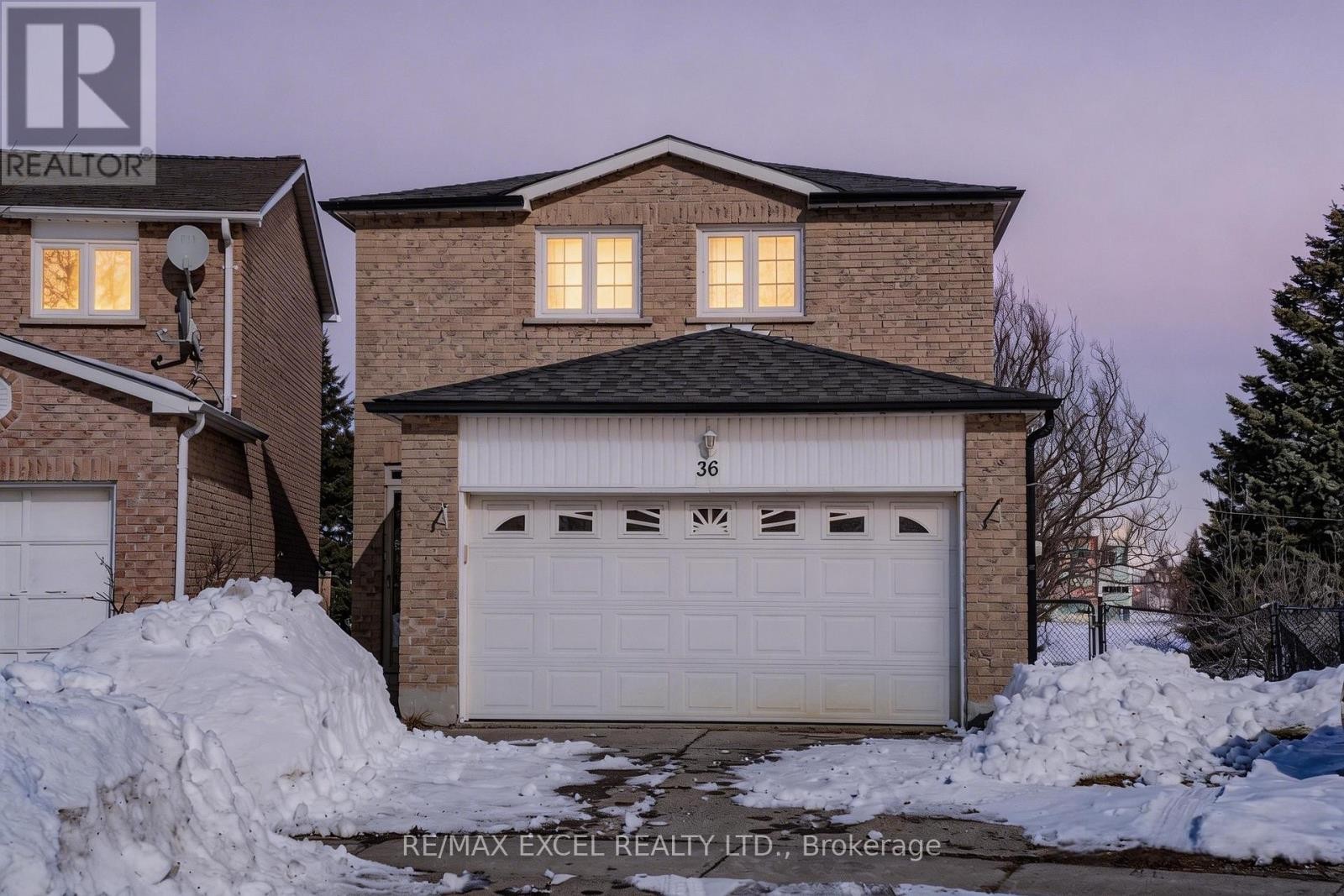 












36 LAGUNA CRESCENT

,
Markham (Middlefield),




Ontario
L3S3G6

