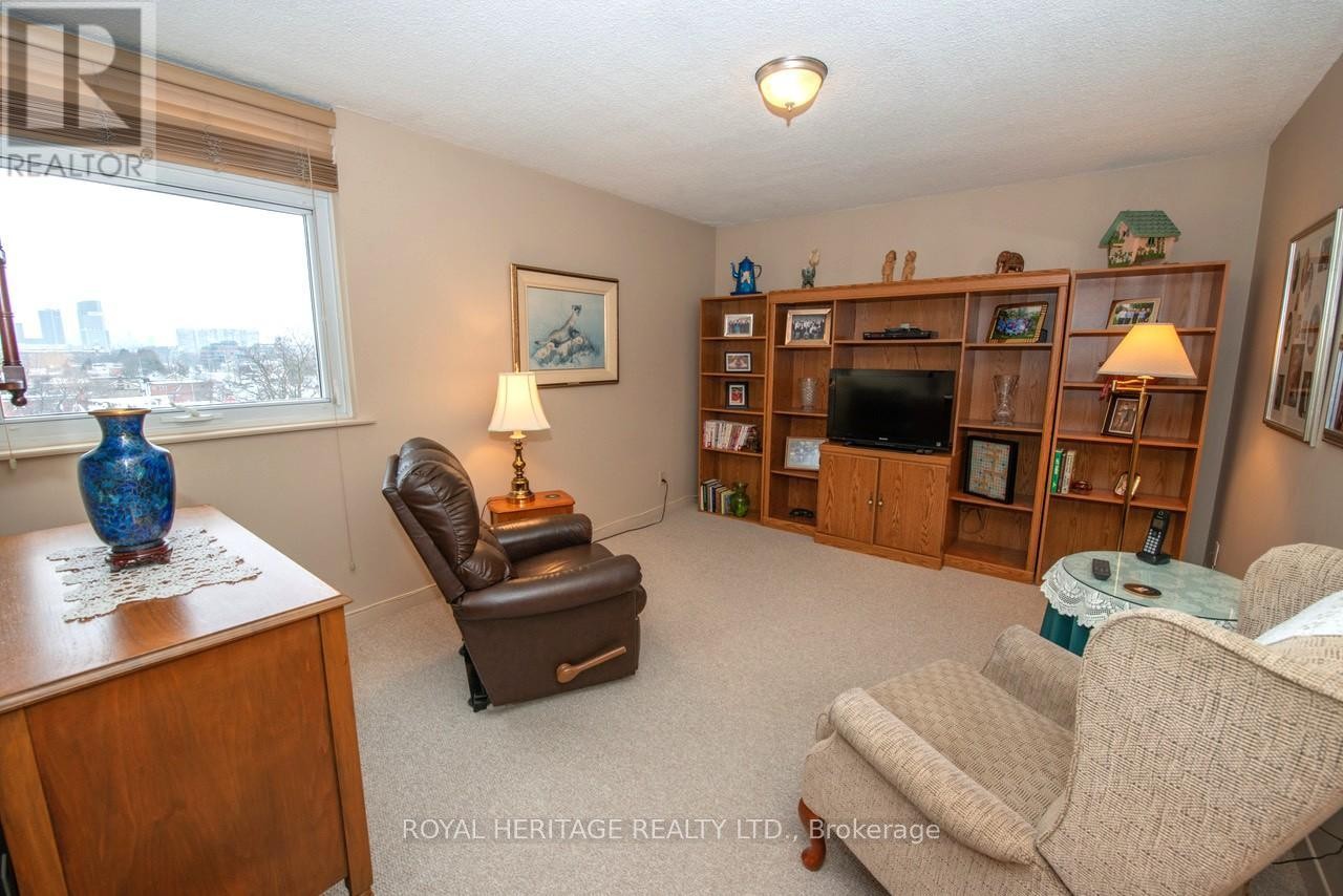 












709 - 7811 YONGE STREET

,
Markham (Thornhill),




Ontario
L3T4S3

