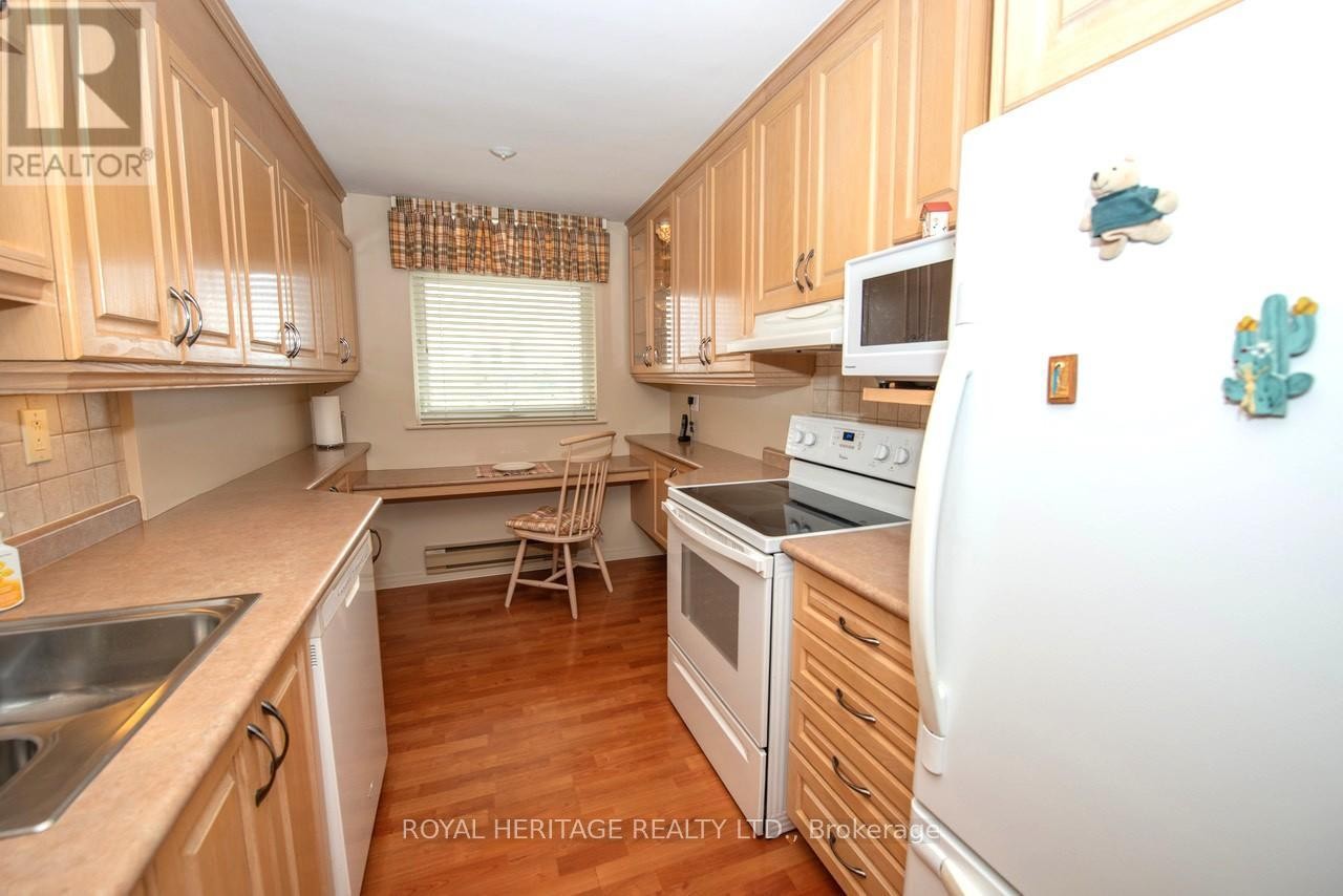 












709 - 7811 YONGE STREET

,
Markham (Thornhill),




Ontario
L3T4S3

