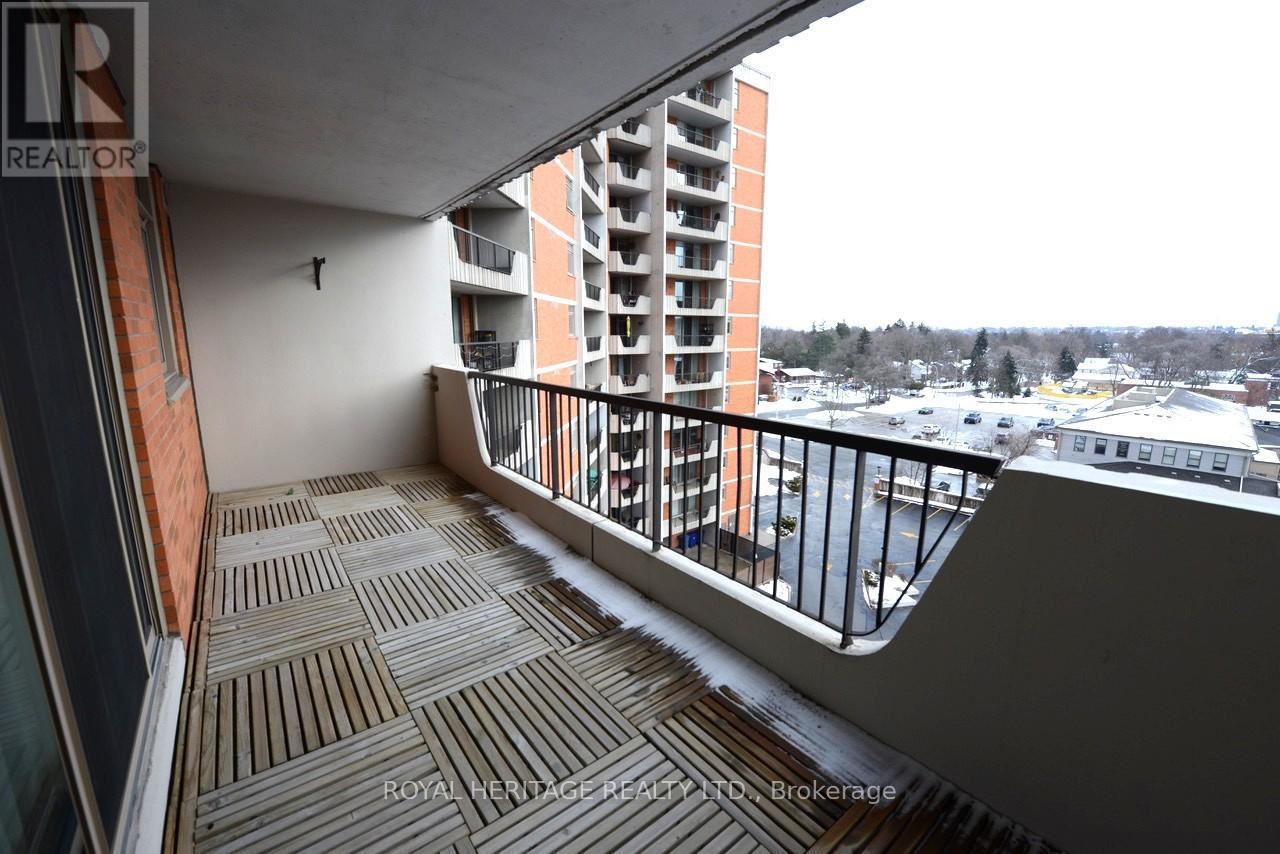 












709 - 7811 YONGE STREET

,
Markham (Thornhill),




Ontario
L3T4S3

