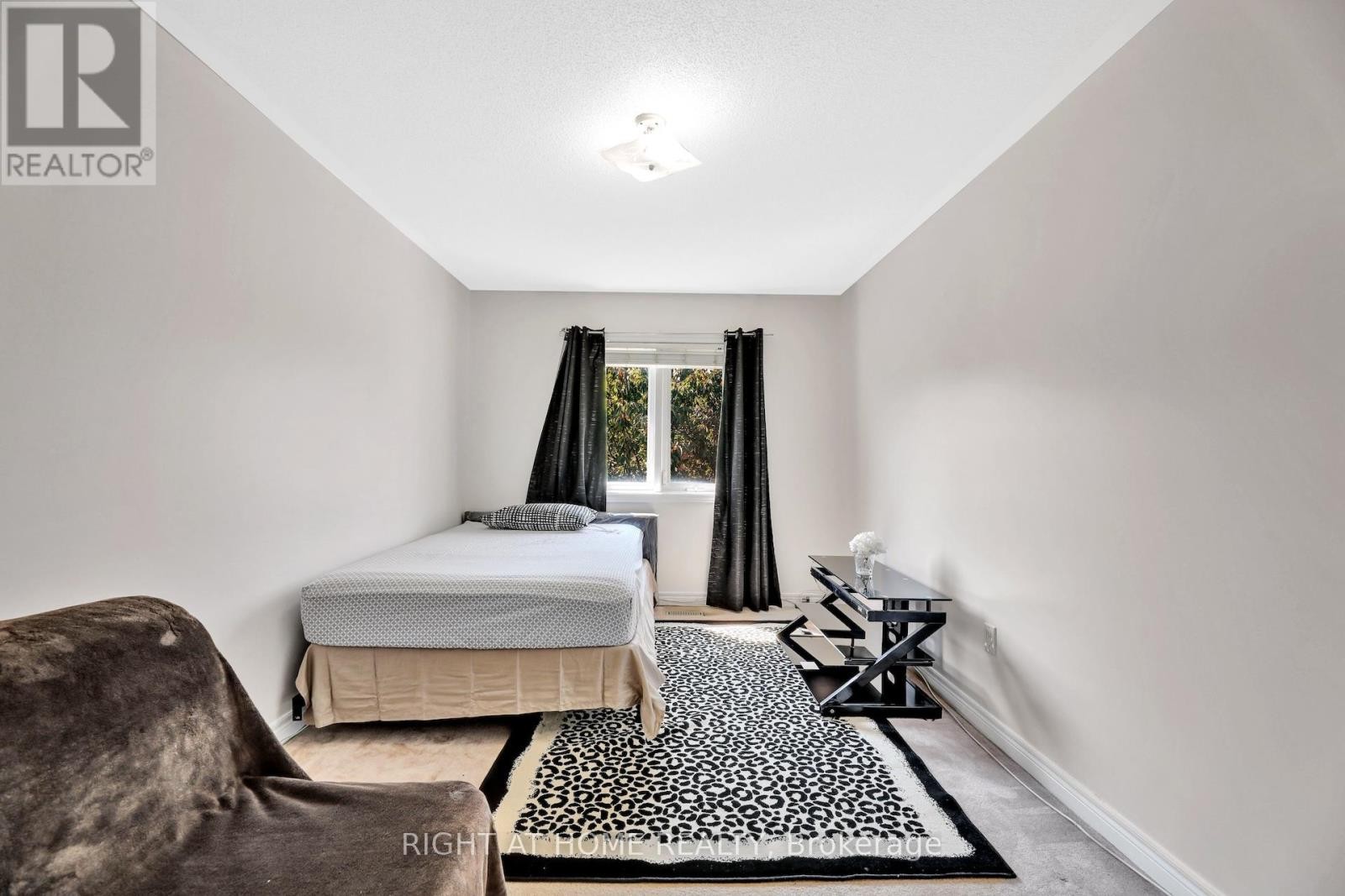 












62 MARTINI DRIVE

,
Richmond Hill (Rouge Woods),




Ontario
L4S2T7

