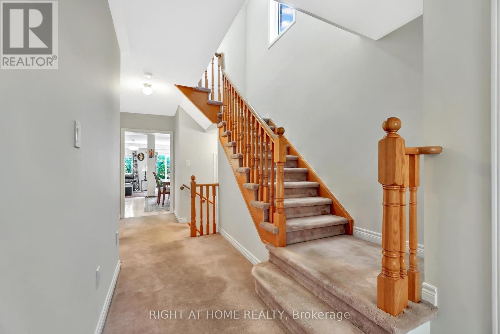 












62 MARTINI DRIVE

,
Richmond Hill (Rouge Woods),




Ontario
L4S2T7

