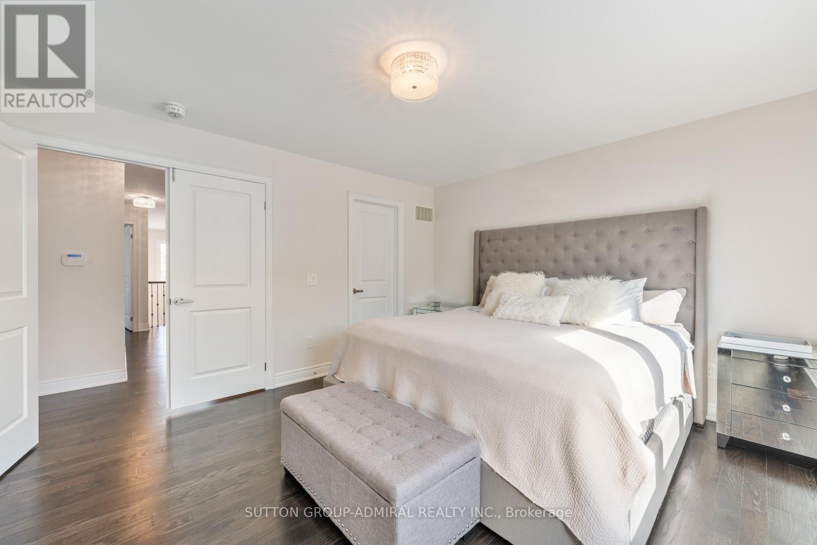 












124 MONDIAL CRESCENT

,
East Gwillimbury (Queensville),




Ontario
L9N0S2

