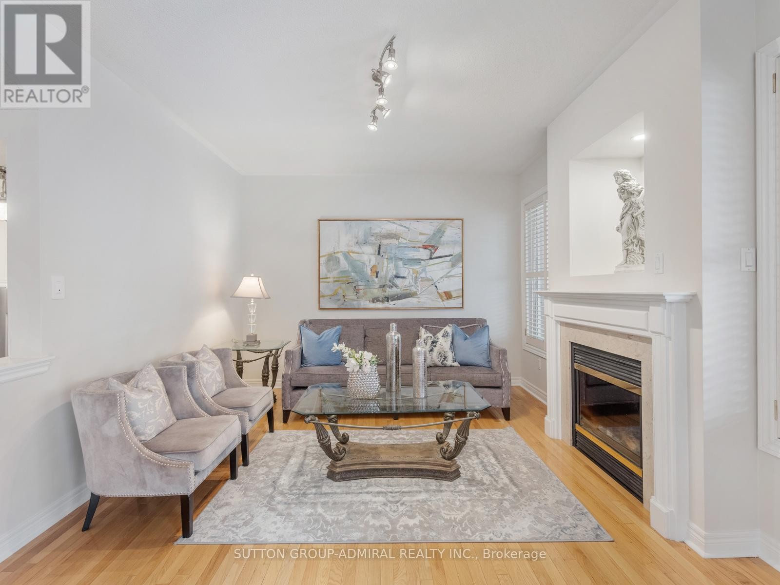 












4 HAYWOOD DRIVE

,
Markham (Victoria Manor-Jennings Gate),




Ontario
L6C3C8

