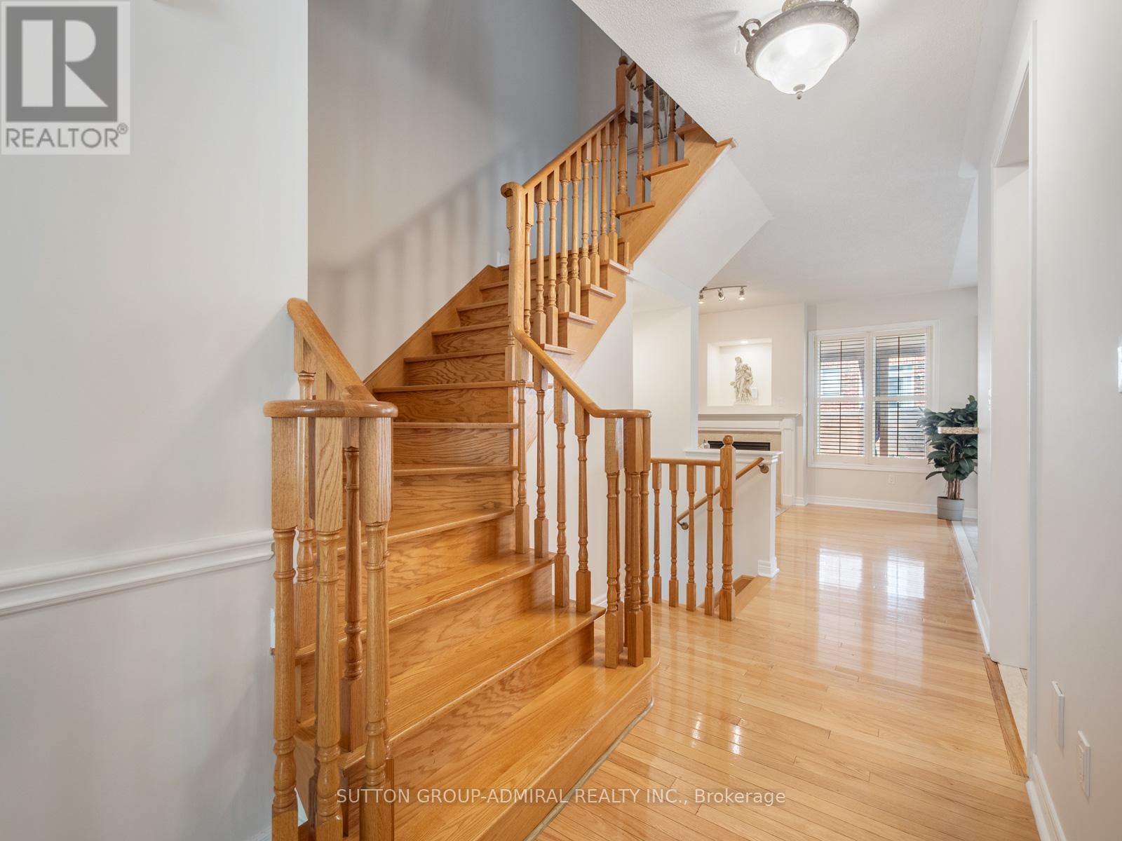 












4 HAYWOOD DRIVE

,
Markham (Victoria Manor-Jennings Gate),




Ontario
L6C3C8

