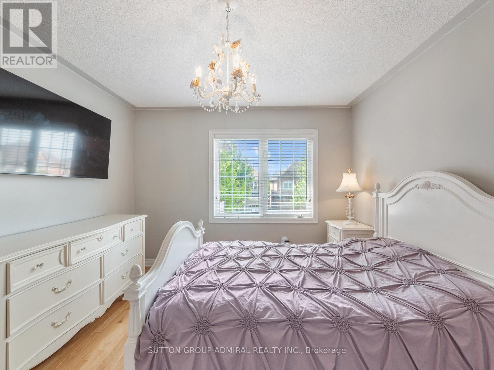 












4 HAYWOOD DRIVE

,
Markham (Victoria Manor-Jennings Gate),




Ontario
L6C3C8

