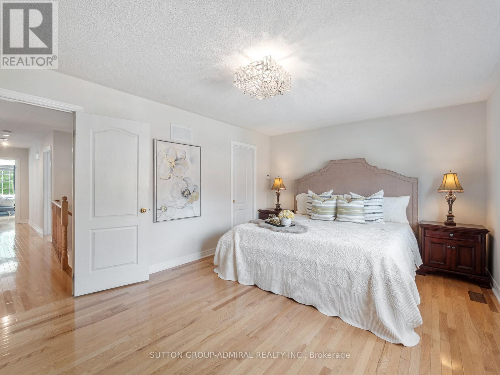 












4 HAYWOOD DRIVE

,
Markham (Victoria Manor-Jennings Gate),




Ontario
L6C3C8

