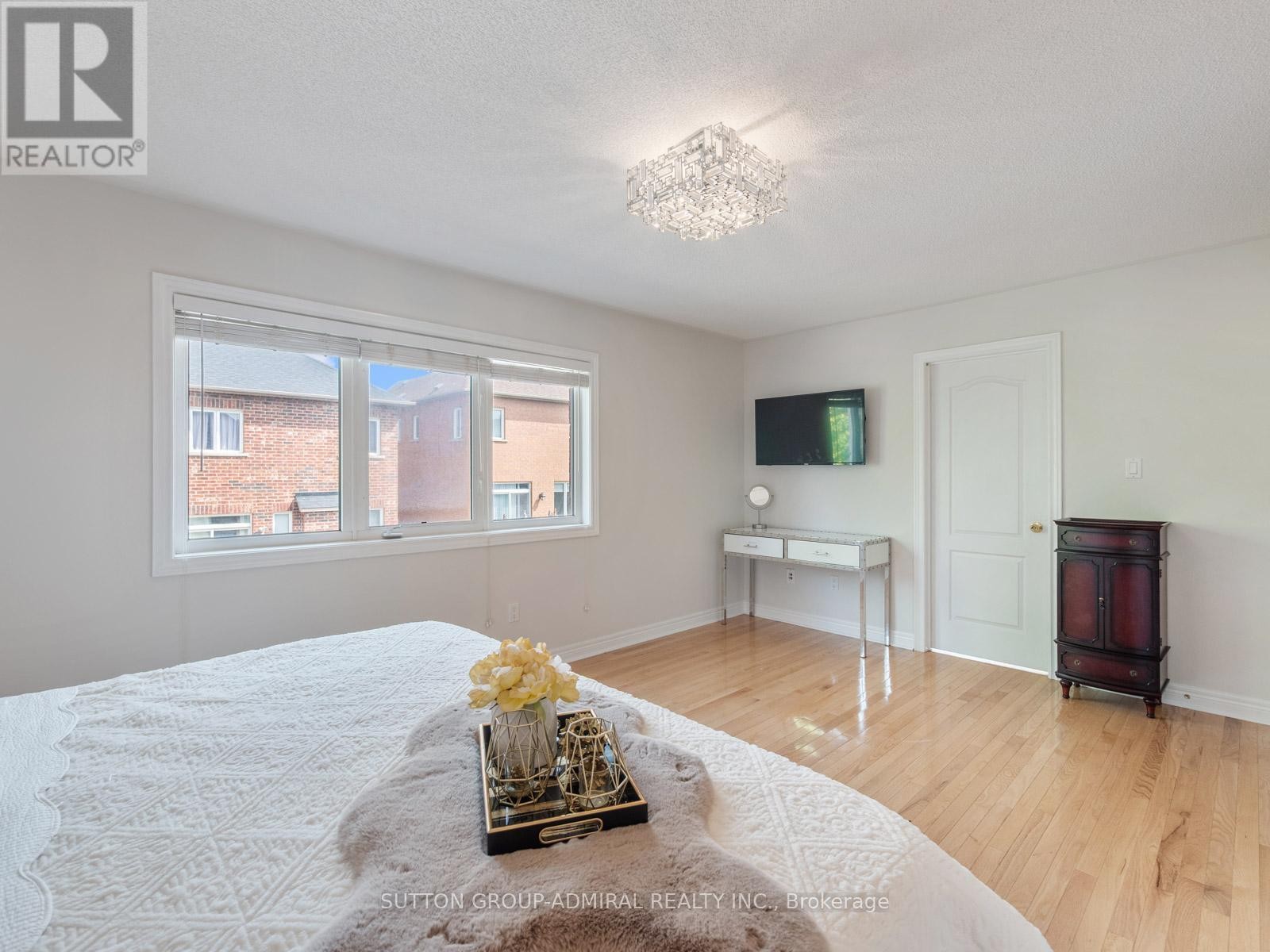 












4 HAYWOOD DRIVE

,
Markham (Victoria Manor-Jennings Gate),




Ontario
L6C3C8

