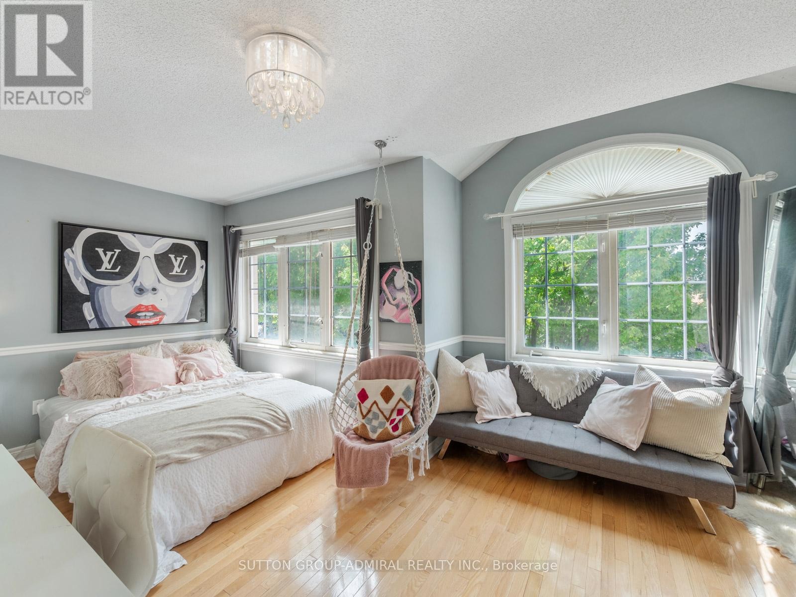 












4 HAYWOOD DRIVE

,
Markham (Victoria Manor-Jennings Gate),




Ontario
L6C3C8

