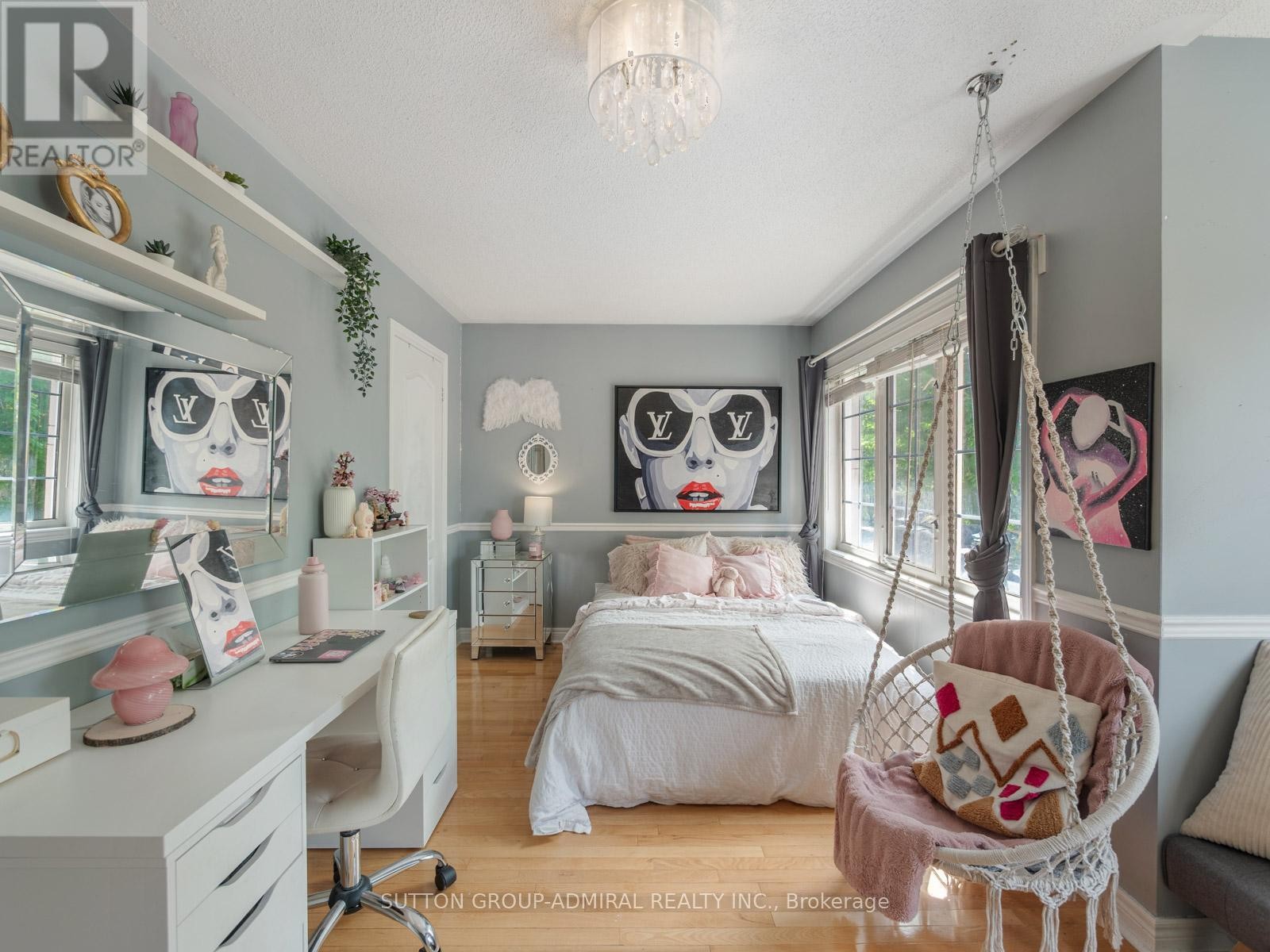 












4 HAYWOOD DRIVE

,
Markham (Victoria Manor-Jennings Gate),




Ontario
L6C3C8

