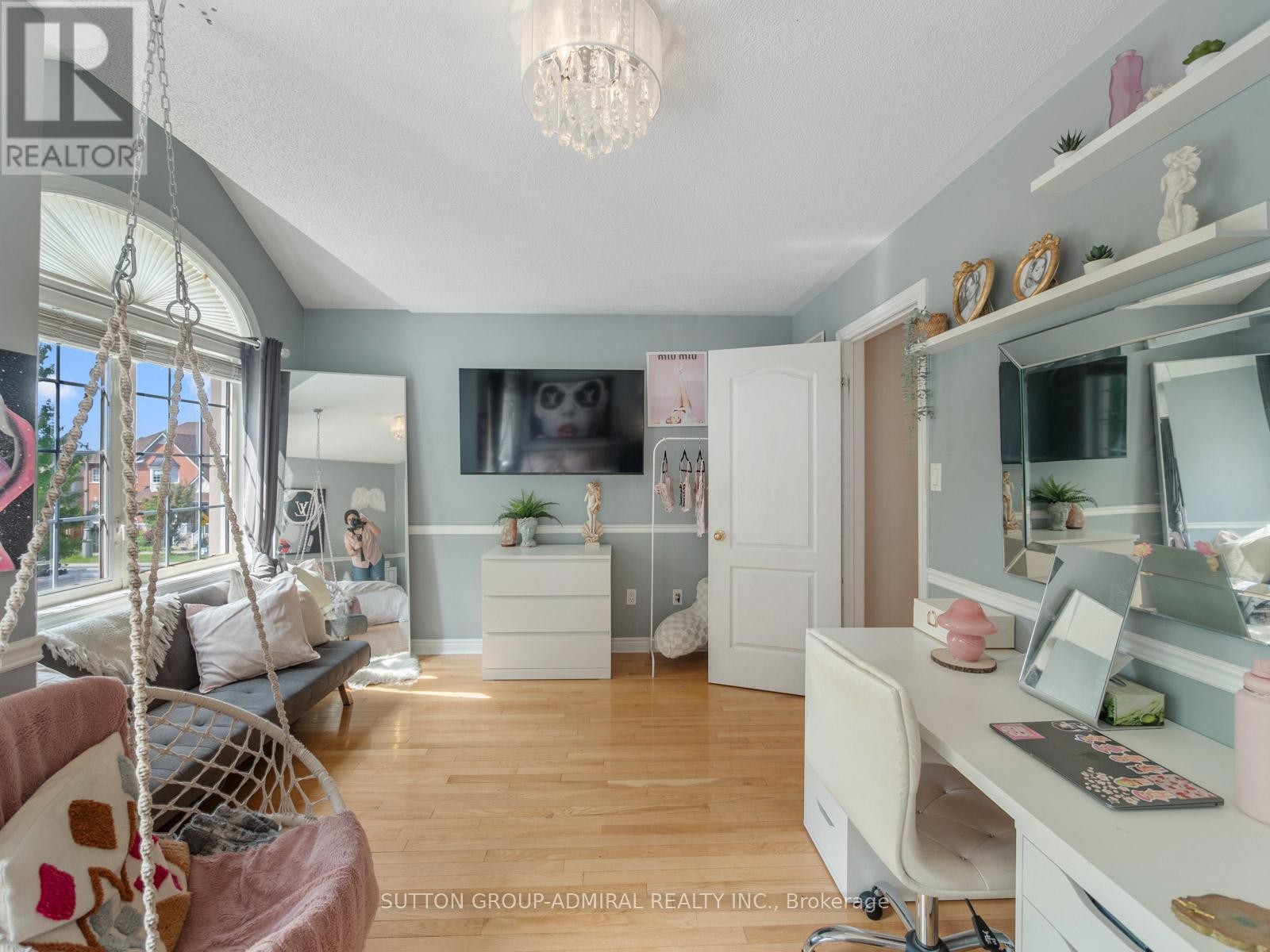 












4 HAYWOOD DRIVE

,
Markham (Victoria Manor-Jennings Gate),




Ontario
L6C3C8

