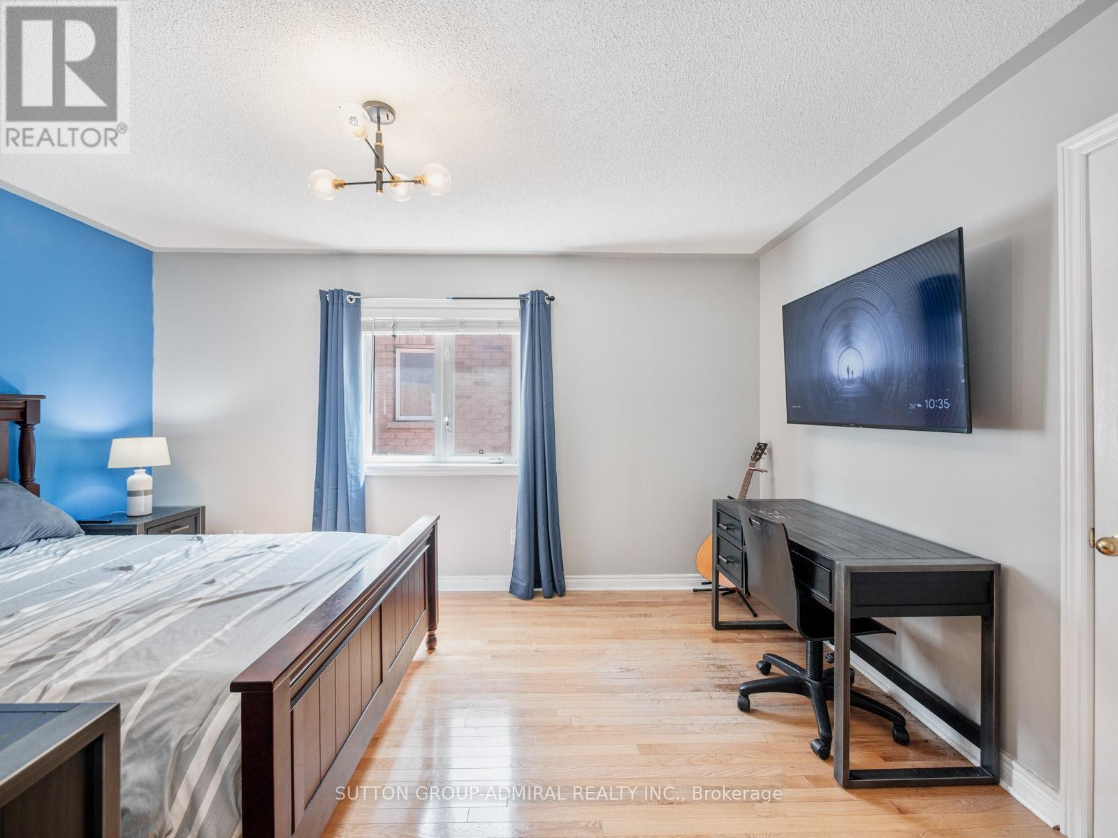 












4 HAYWOOD DRIVE

,
Markham (Victoria Manor-Jennings Gate),




Ontario
L6C3C8

