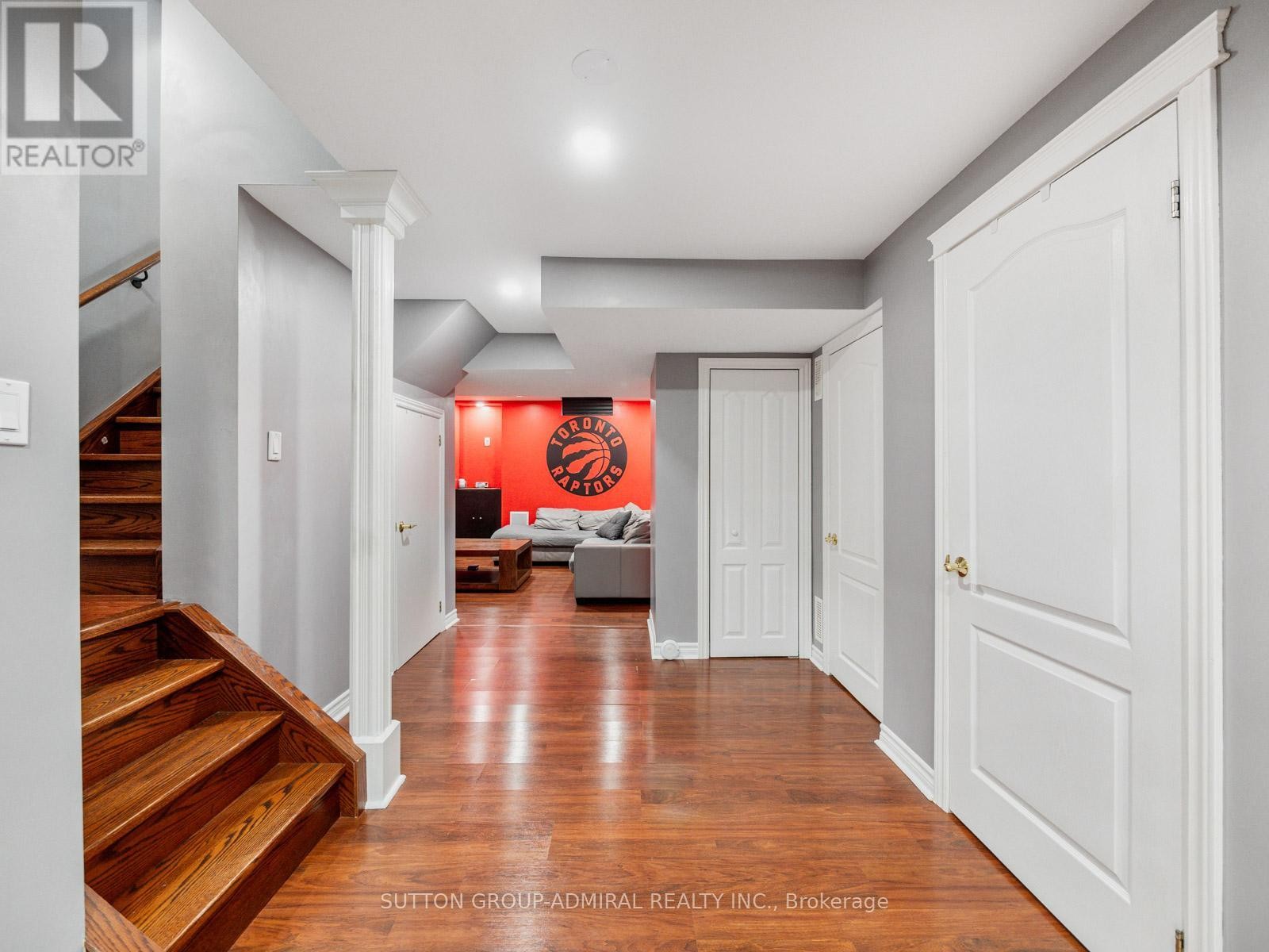 












4 HAYWOOD DRIVE

,
Markham (Victoria Manor-Jennings Gate),




Ontario
L6C3C8

