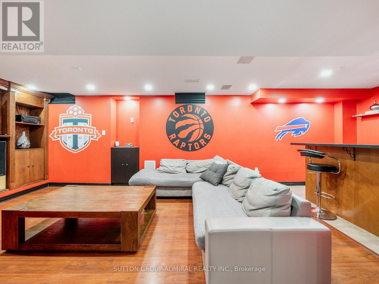 












4 HAYWOOD DRIVE

,
Markham (Victoria Manor-Jennings Gate),




Ontario
L6C3C8

