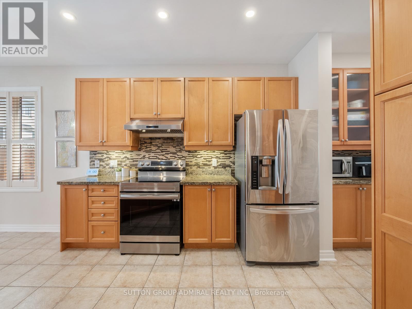 












4 HAYWOOD DRIVE

,
Markham (Victoria Manor-Jennings Gate),




Ontario
L6C3C8

