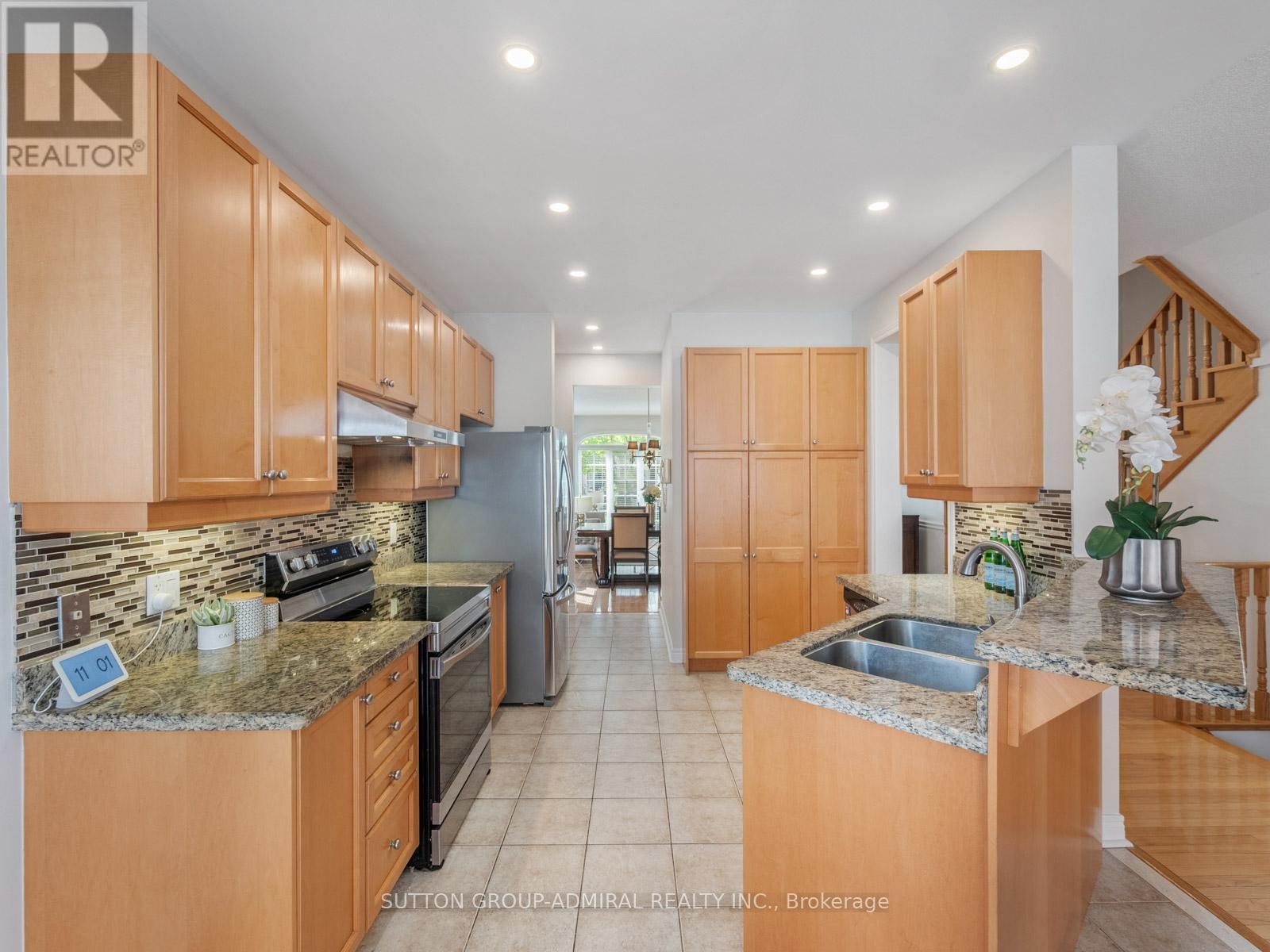 












4 HAYWOOD DRIVE

,
Markham (Victoria Manor-Jennings Gate),




Ontario
L6C3C8

