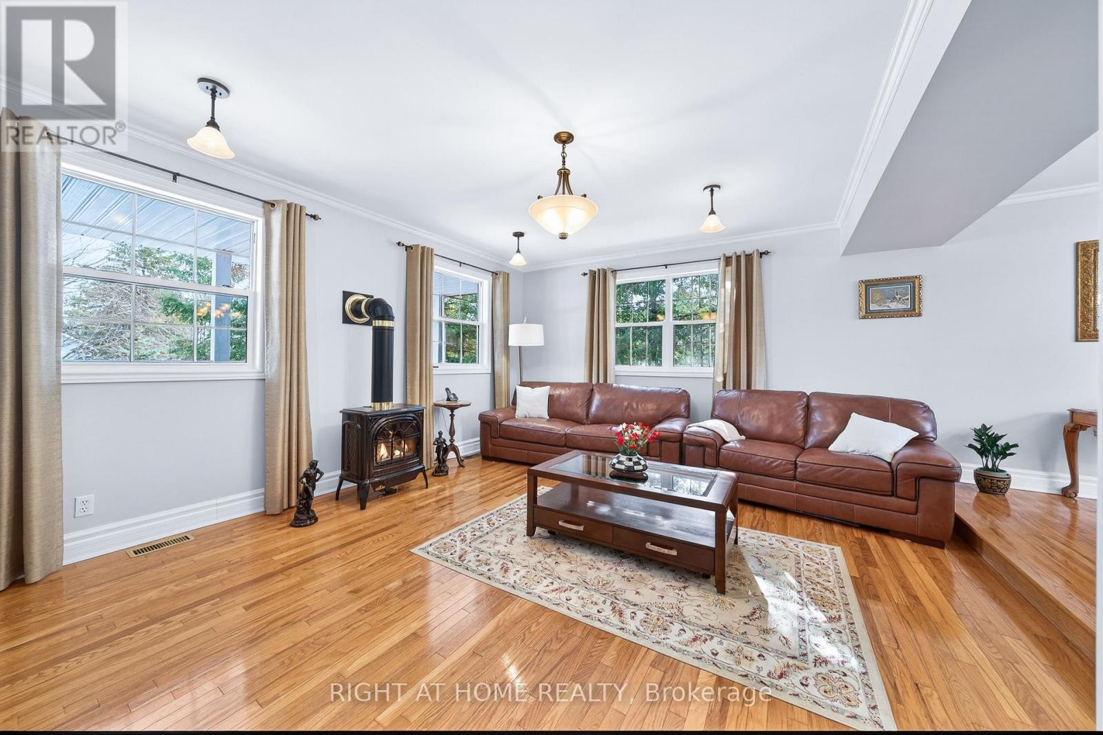 












3338 WARNICA AVENUE

,
Innisfil,




Ontario
L9S2K9

