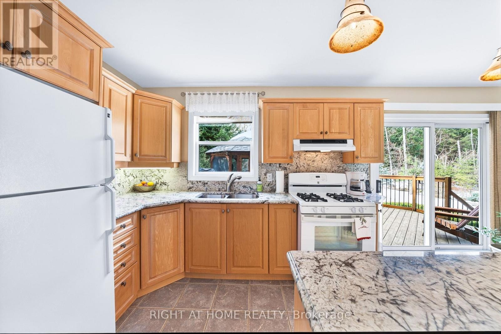 












3338 WARNICA AVENUE

,
Innisfil,




Ontario
L9S2K9

