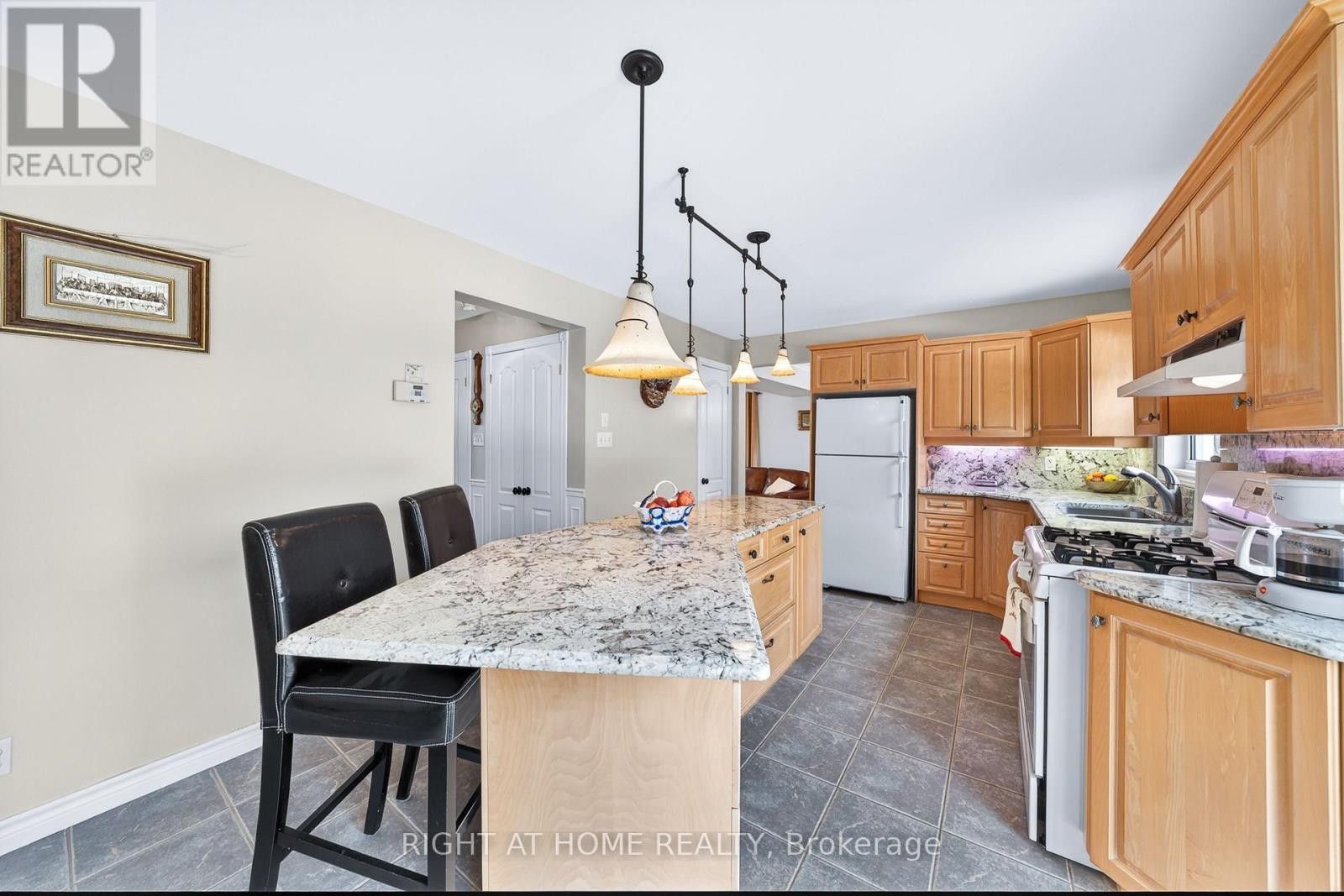 












3338 WARNICA AVENUE

,
Innisfil,




Ontario
L9S2K9


