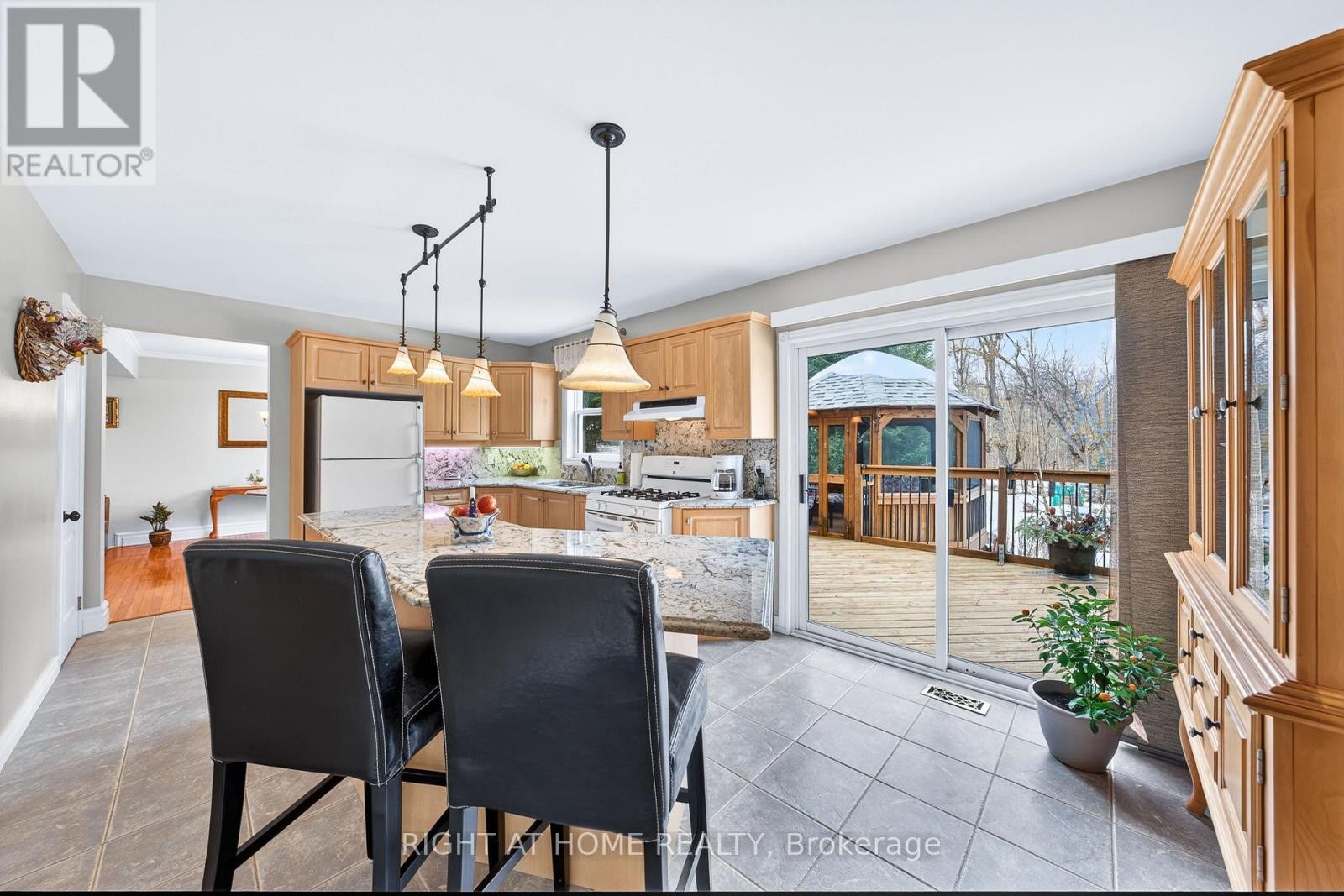 












3338 WARNICA AVENUE

,
Innisfil,




Ontario
L9S2K9

