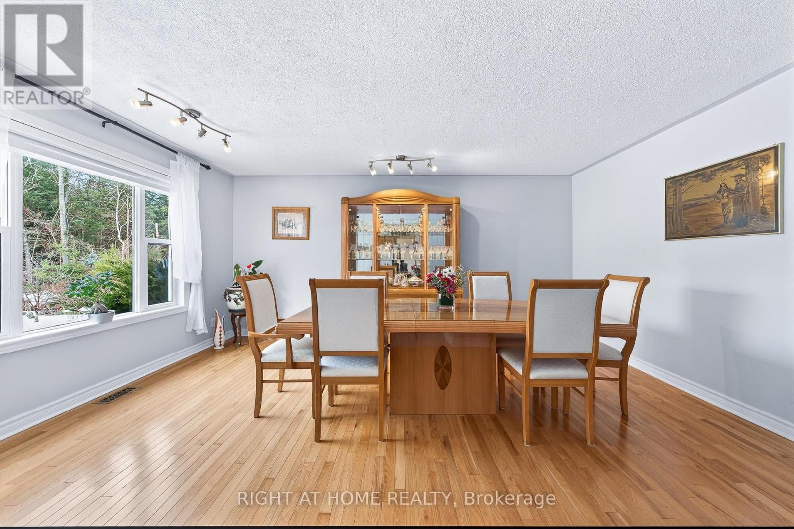 












3338 WARNICA AVENUE

,
Innisfil,




Ontario
L9S2K9

