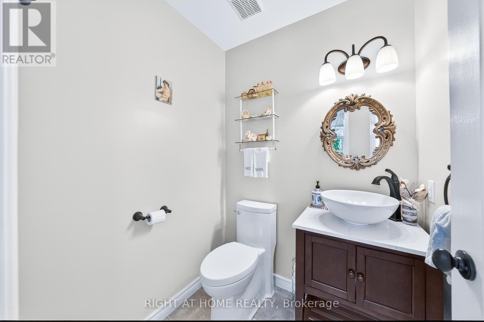 












3338 WARNICA AVENUE

,
Innisfil,




Ontario
L9S2K9

