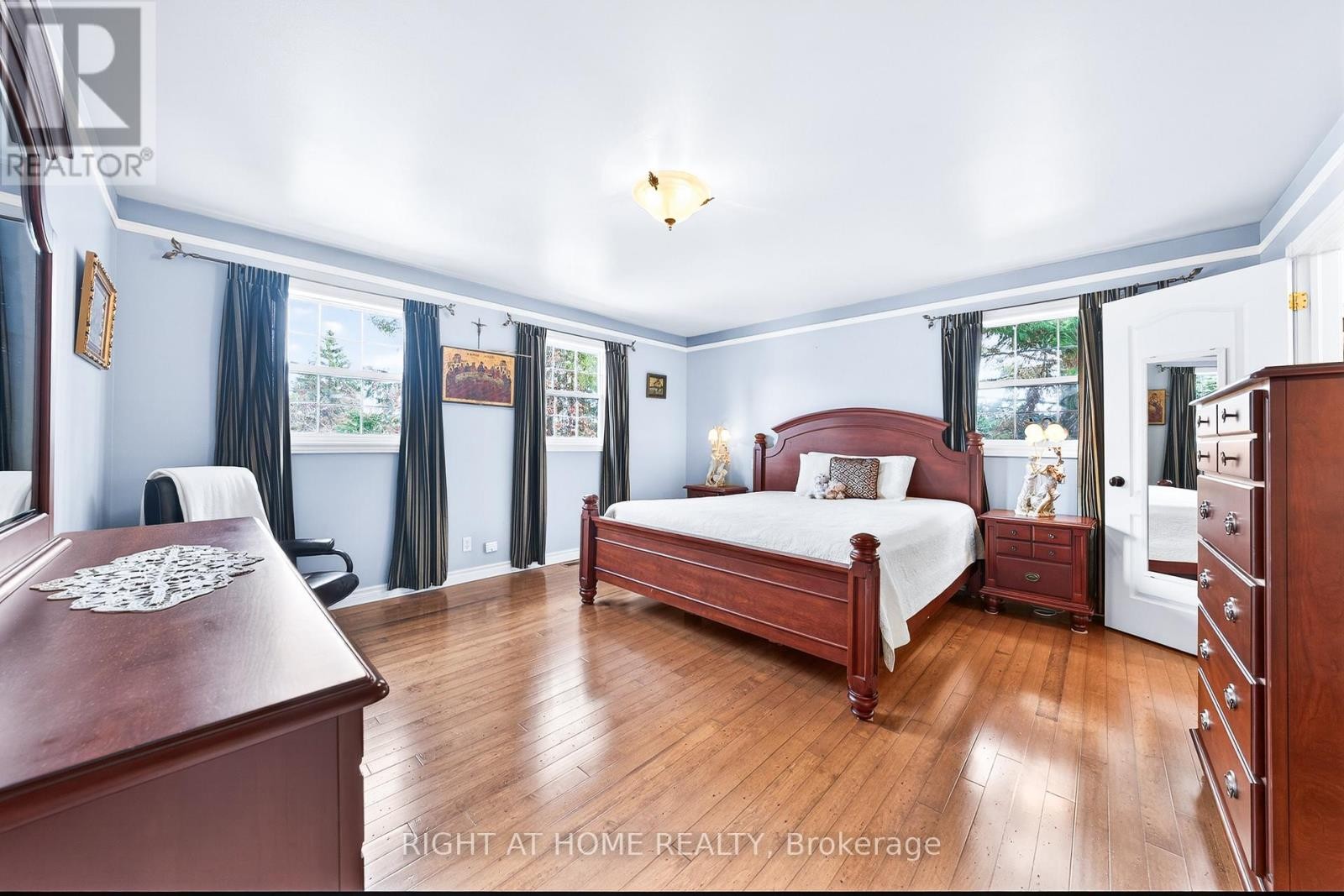 












3338 WARNICA AVENUE

,
Innisfil,




Ontario
L9S2K9

