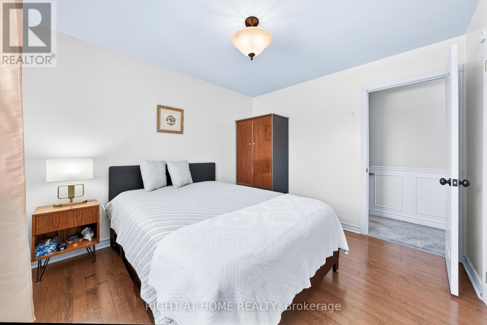 












3338 WARNICA AVENUE

,
Innisfil,




Ontario
L9S2K9

