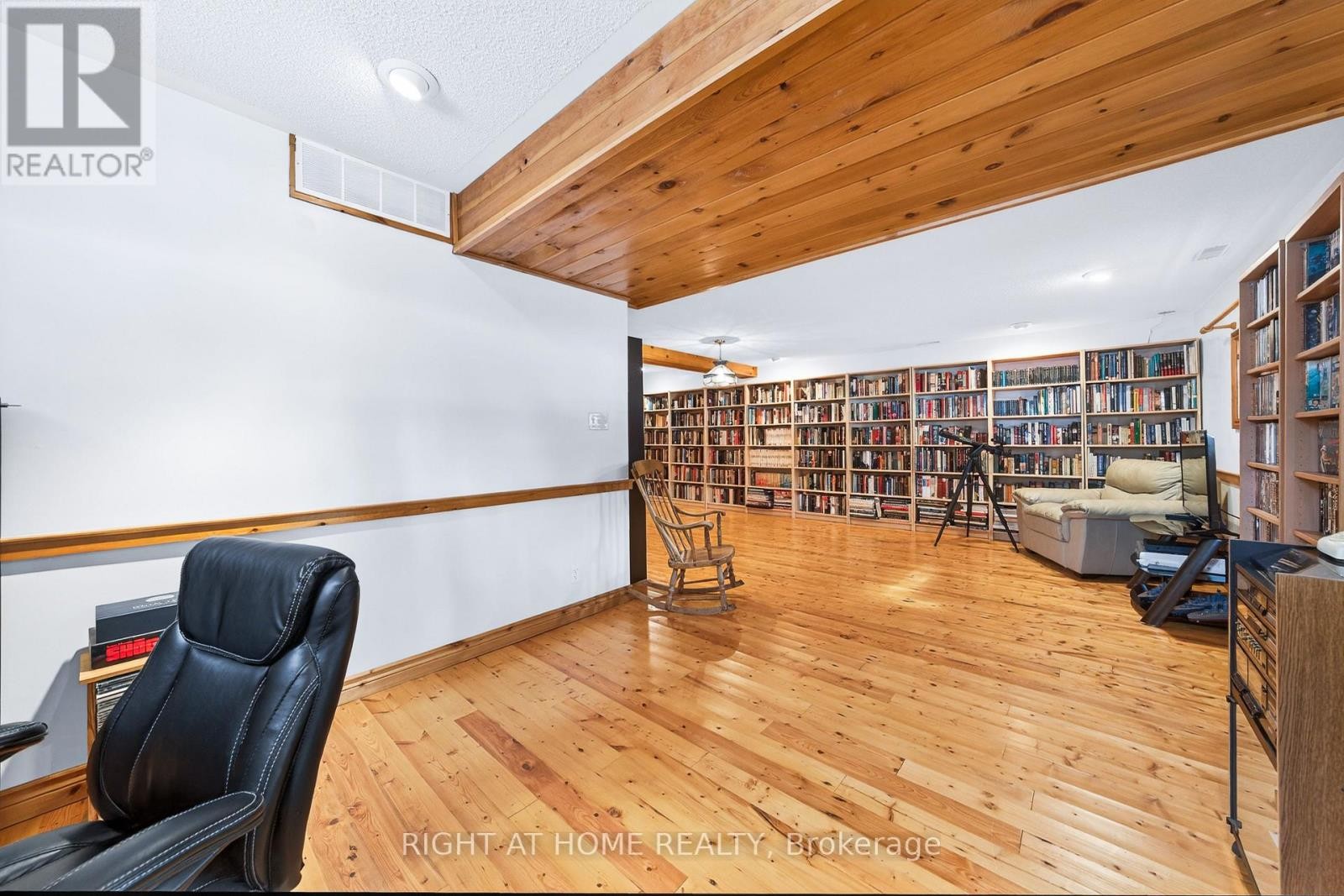 












3338 WARNICA AVENUE

,
Innisfil,




Ontario
L9S2K9


