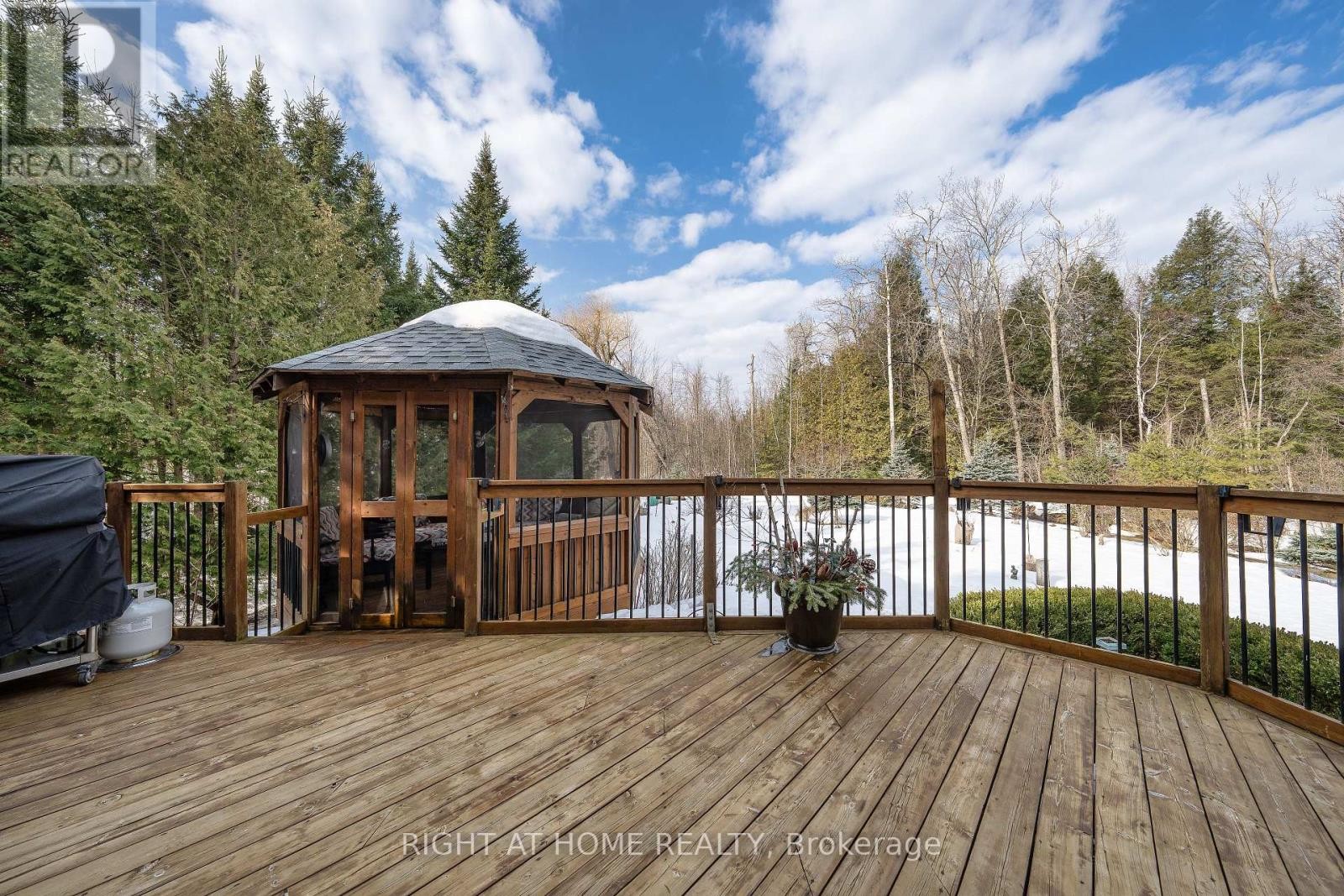 












3338 WARNICA AVENUE

,
Innisfil,




Ontario
L9S2K9

