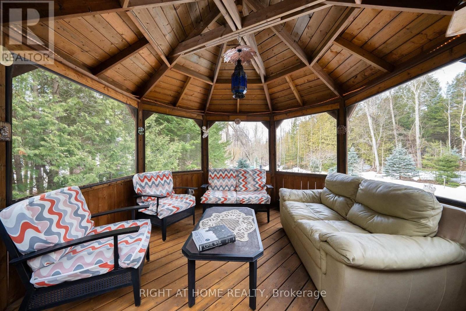 












3338 WARNICA AVENUE

,
Innisfil,




Ontario
L9S2K9

