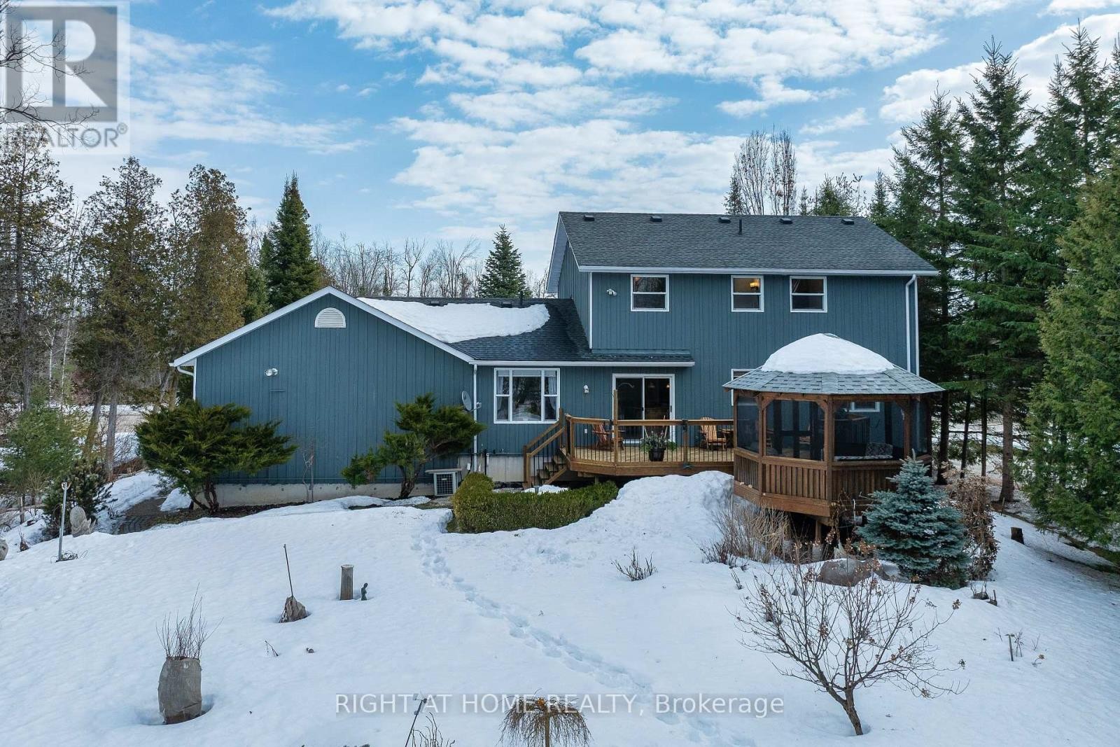 












3338 WARNICA AVENUE

,
Innisfil,




Ontario
L9S2K9


