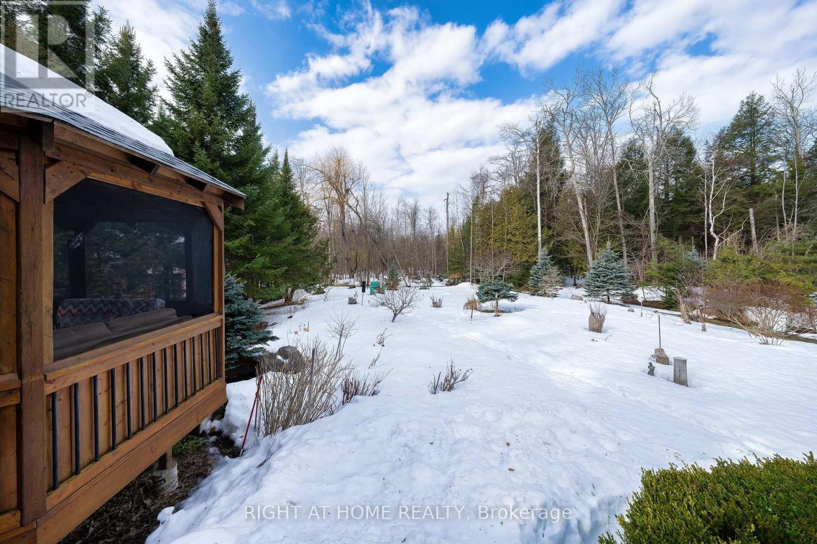 












3338 WARNICA AVENUE

,
Innisfil,




Ontario
L9S2K9

