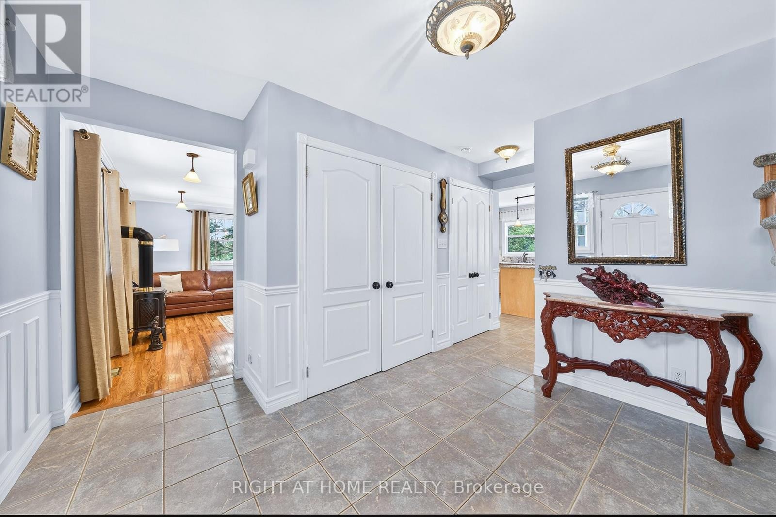 












3338 WARNICA AVENUE

,
Innisfil,




Ontario
L9S2K9

