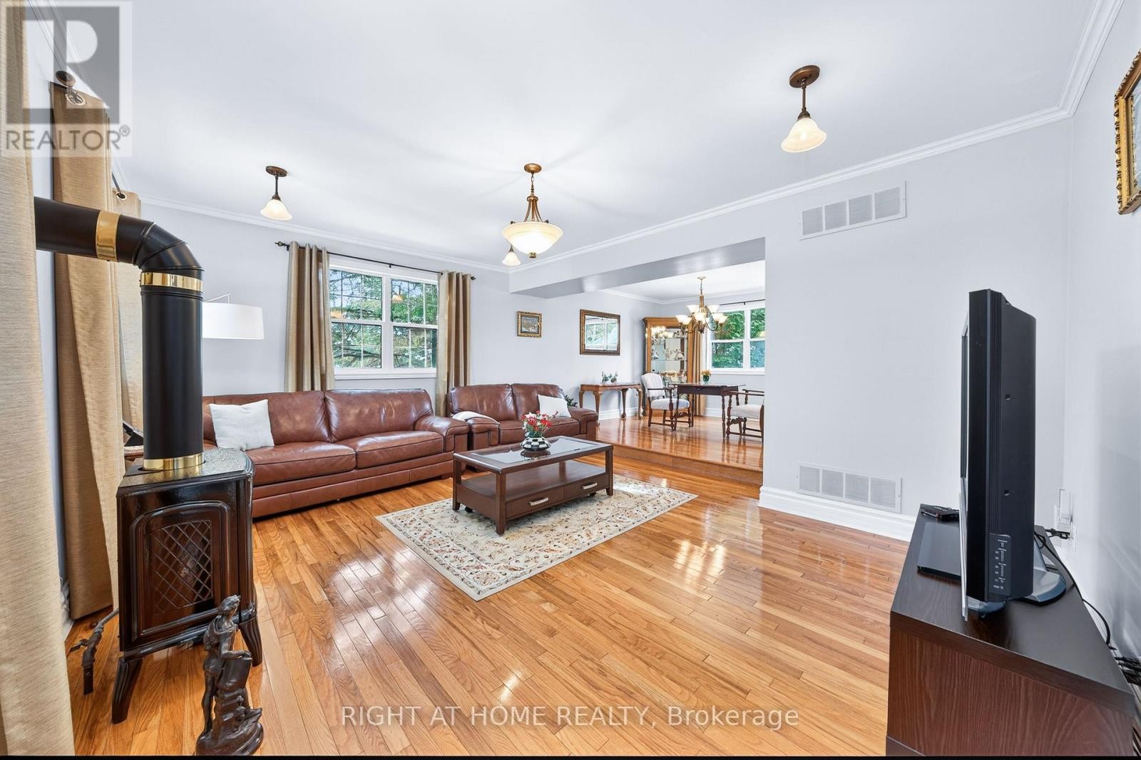 












3338 WARNICA AVENUE

,
Innisfil,




Ontario
L9S2K9

