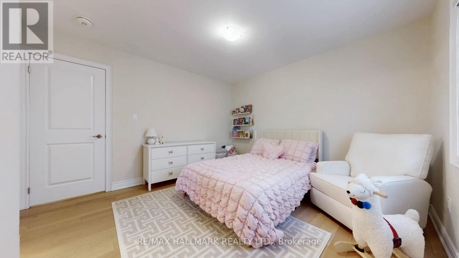 












61 MAC CAMPBELL WAY

,
Bradford West Gwillimbury (Bradford),




Ontario
L3Z4M6

