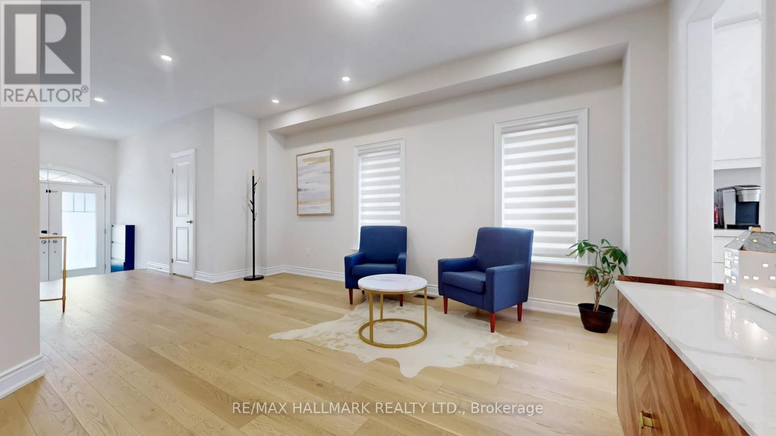 












61 MAC CAMPBELL WAY

,
Bradford West Gwillimbury (Bradford),




Ontario
L3Z4M6

