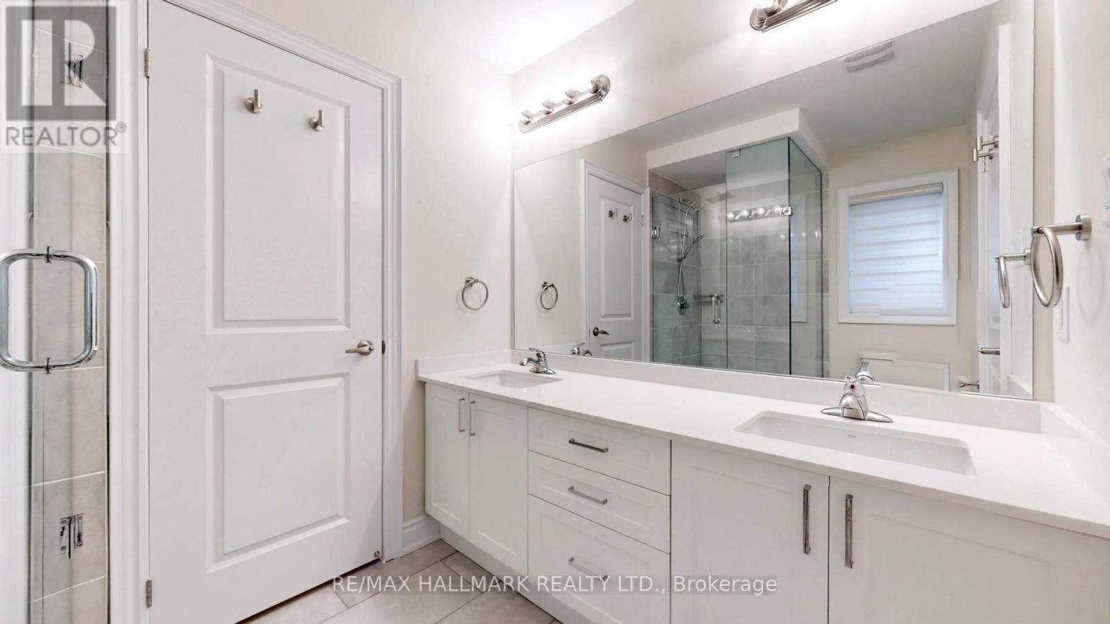 












61 MAC CAMPBELL WAY

,
Bradford West Gwillimbury (Bradford),




Ontario
L3Z4M6

