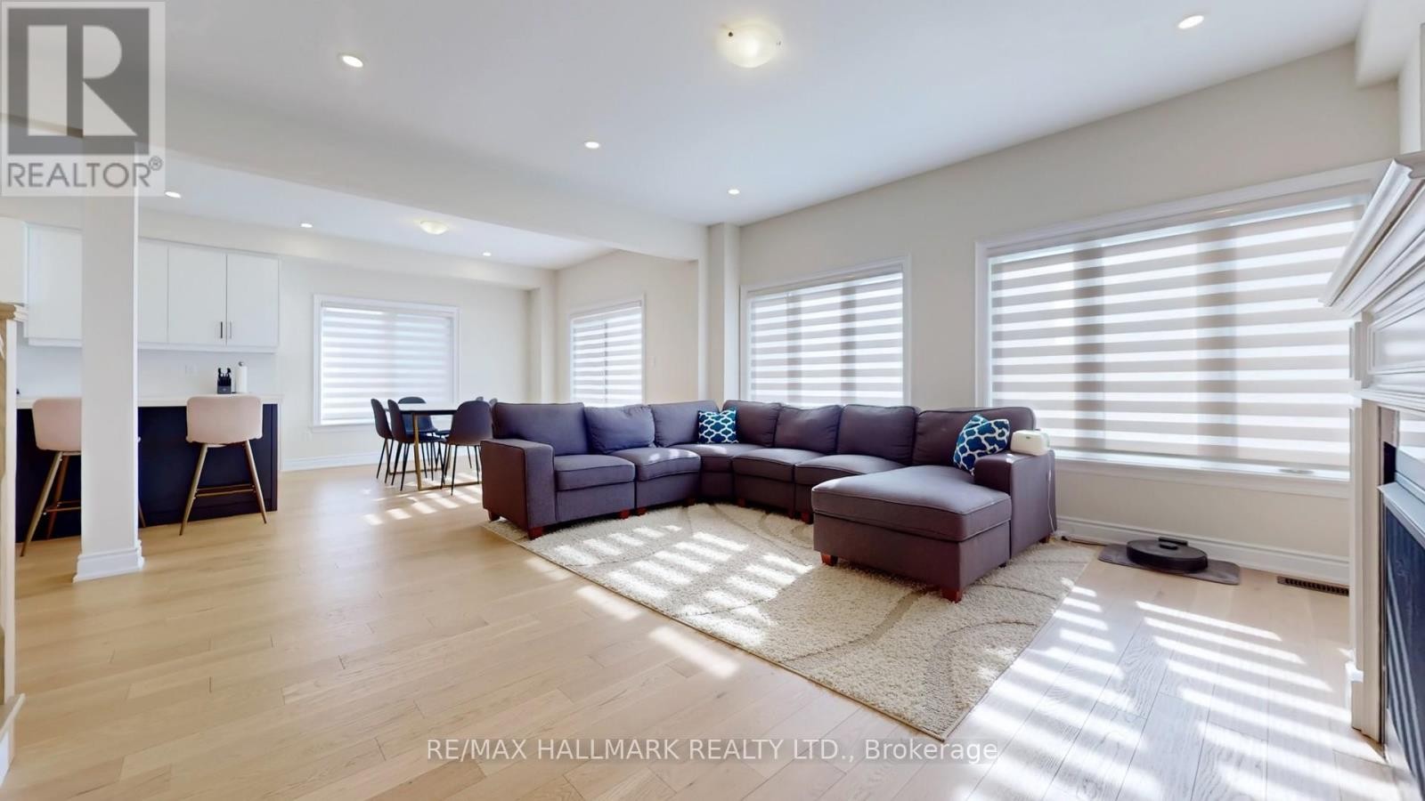 












61 MAC CAMPBELL WAY

,
Bradford West Gwillimbury (Bradford),




Ontario
L3Z4M6

