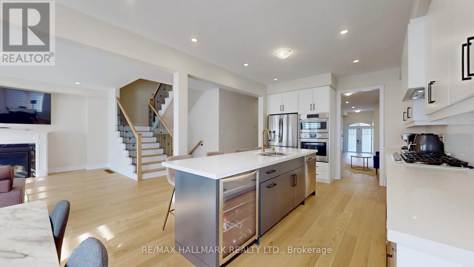 












61 MAC CAMPBELL WAY

,
Bradford West Gwillimbury (Bradford),




Ontario
L3Z4M6

