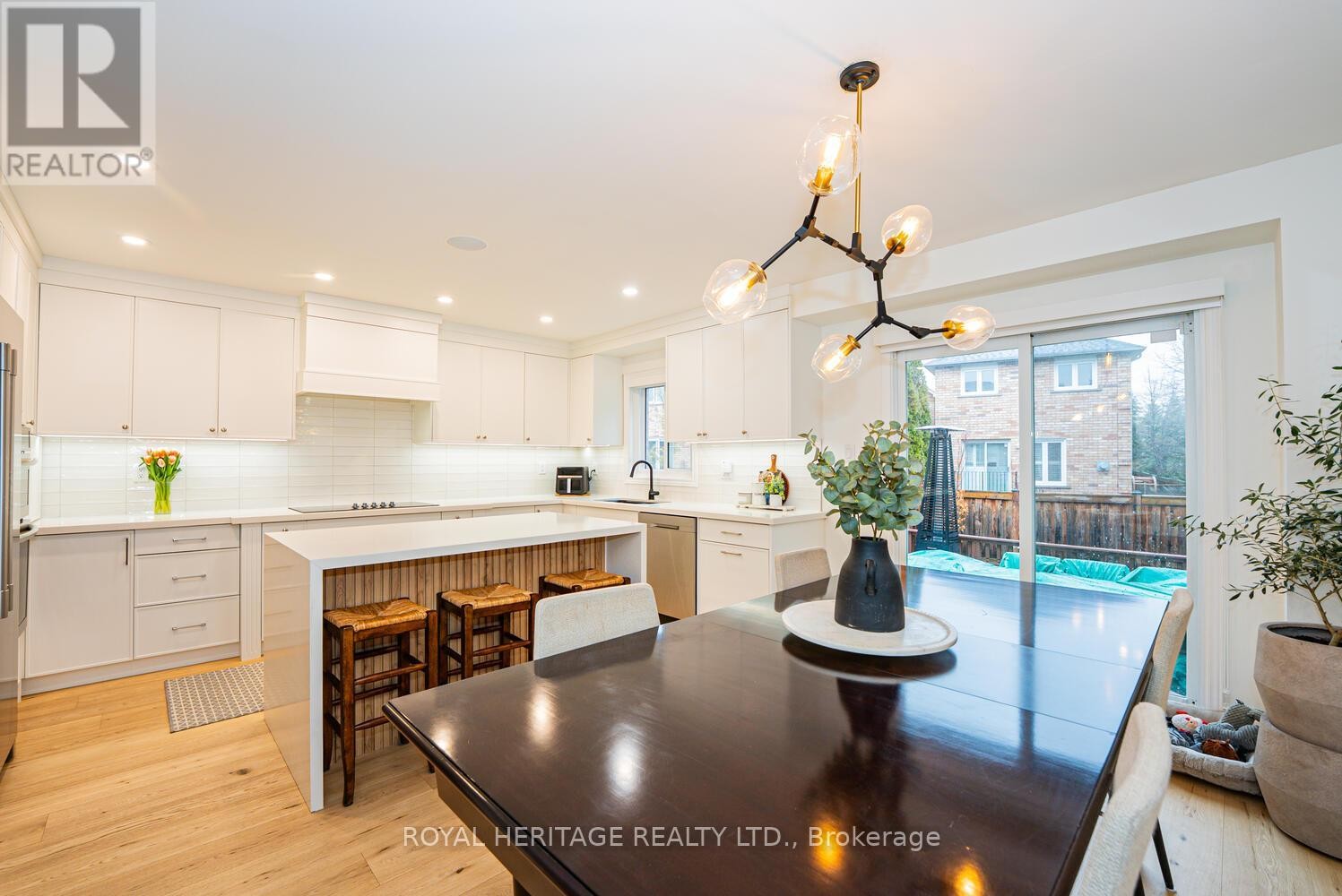 












27 OPERA PLACE N

,
Vaughan (East Woodbridge),




Ontario
L4L8Y8

