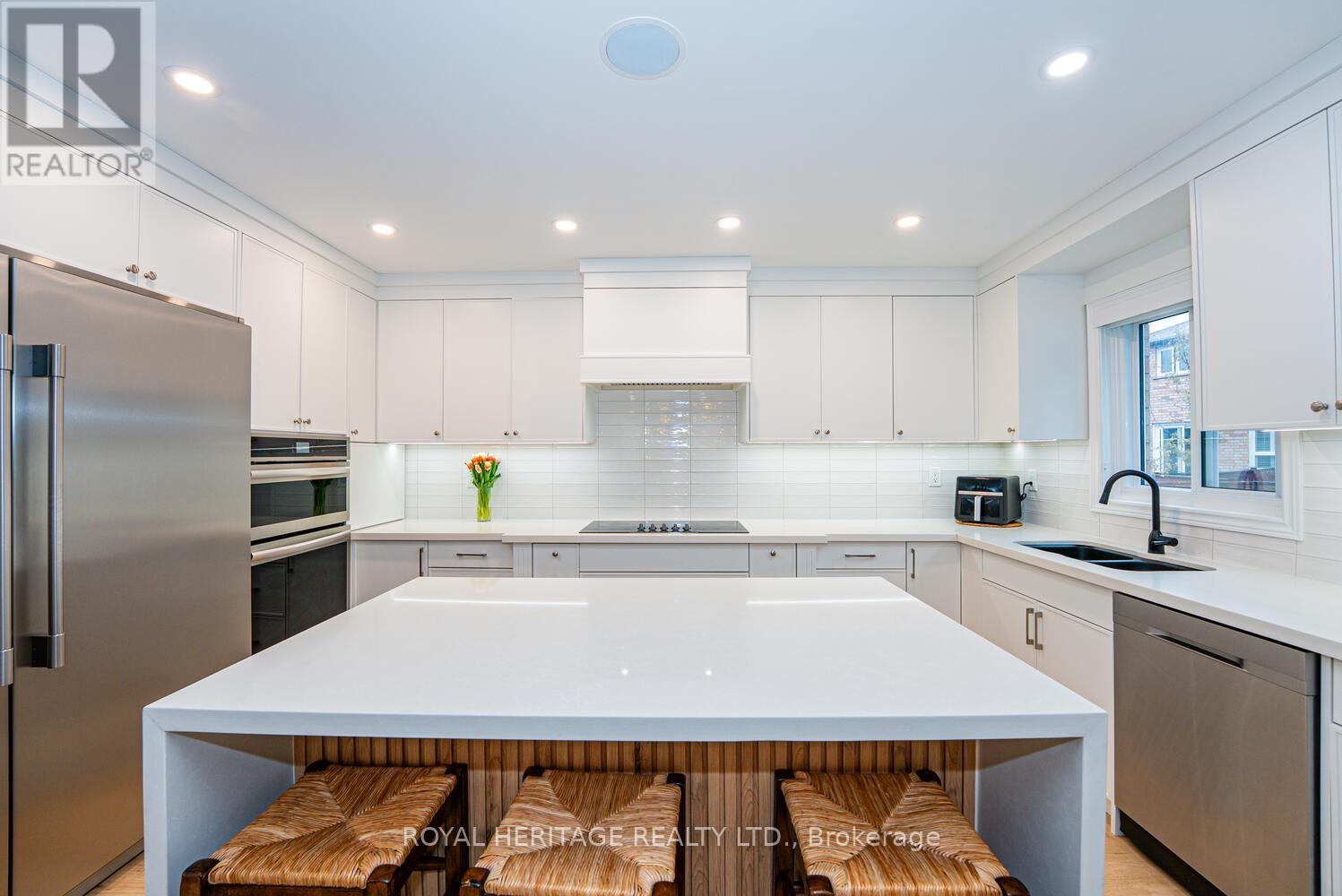 












27 OPERA PLACE N

,
Vaughan (East Woodbridge),




Ontario
L4L8Y8

