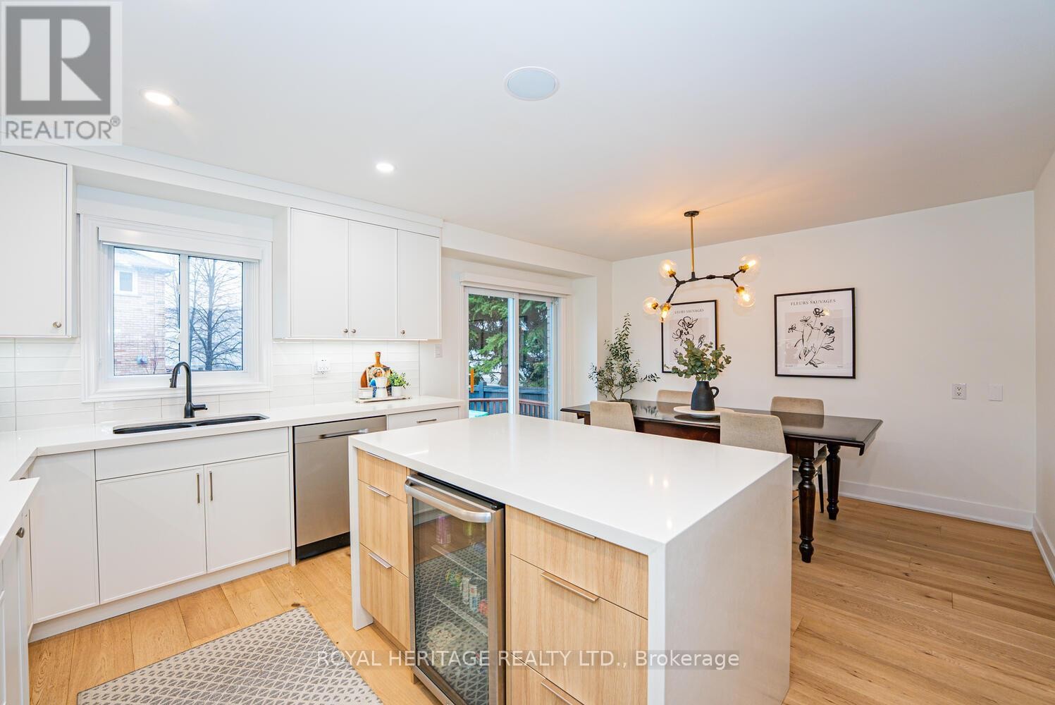 












27 OPERA PLACE N

,
Vaughan (East Woodbridge),




Ontario
L4L8Y8

