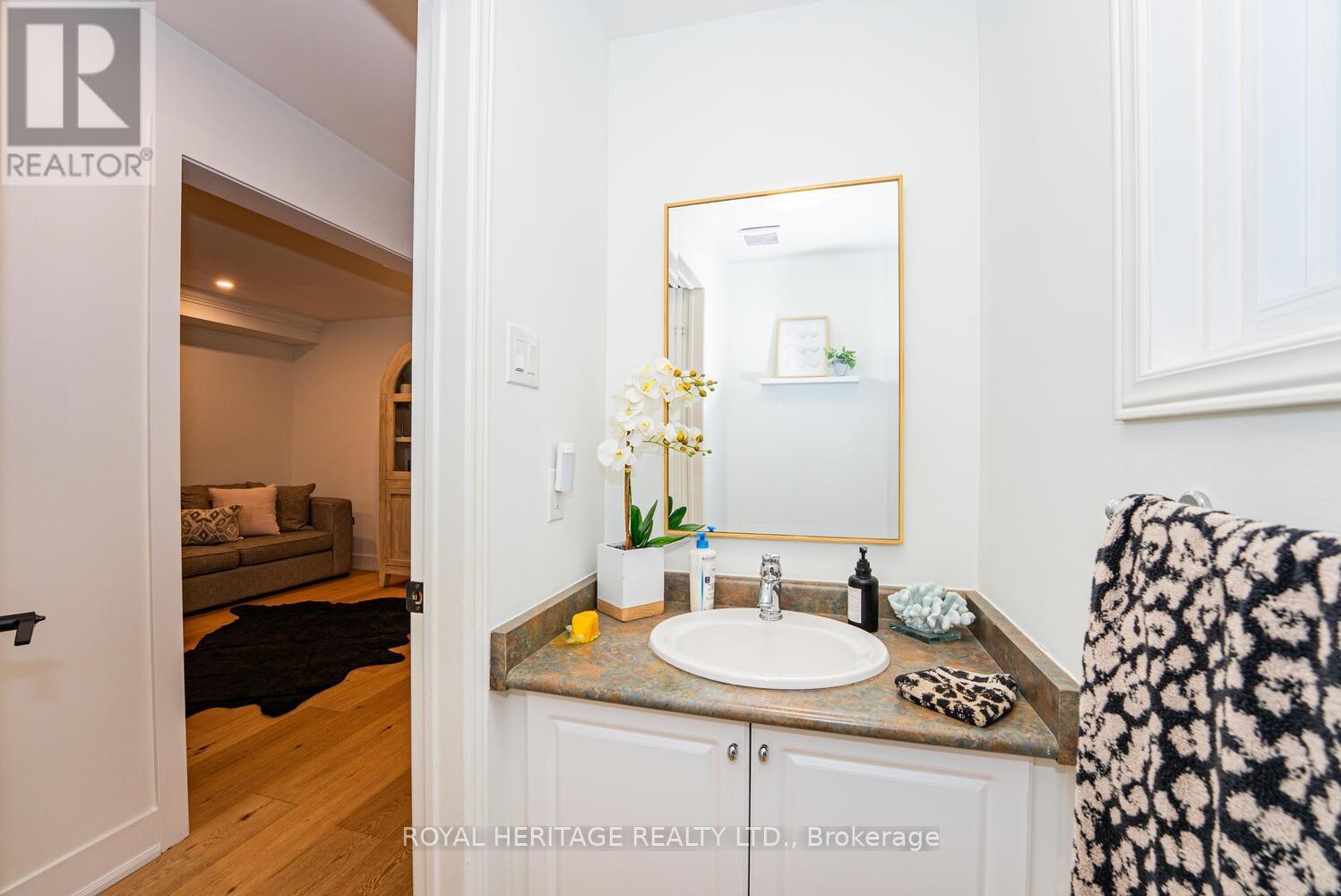 












27 OPERA PLACE N

,
Vaughan (East Woodbridge),




Ontario
L4L8Y8

