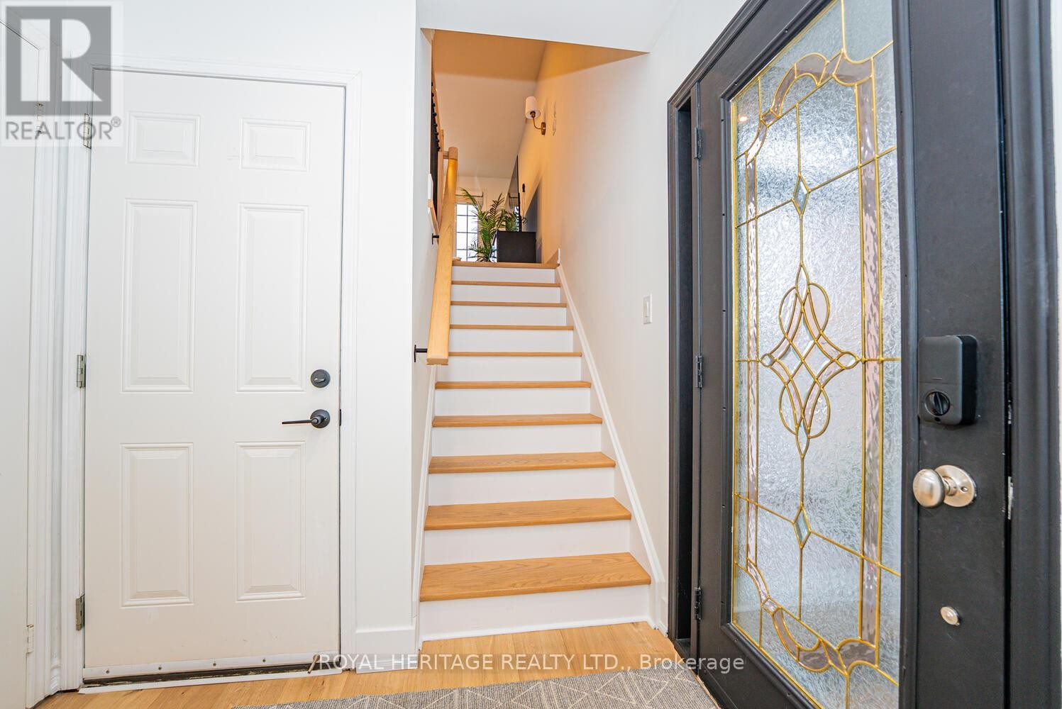 












27 OPERA PLACE N

,
Vaughan (East Woodbridge),




Ontario
L4L8Y8

